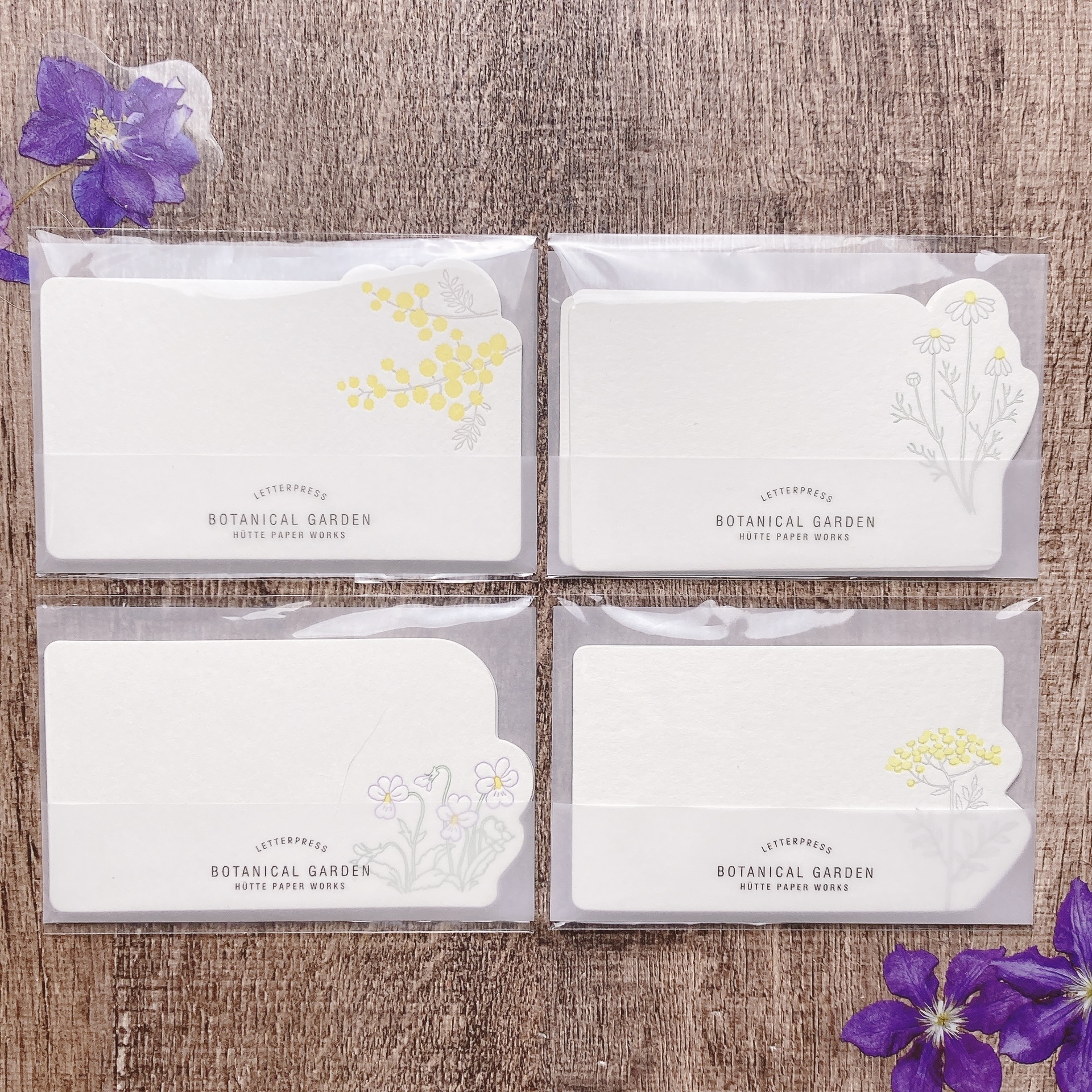 Hutte paper work | 凸板印刷 花朵名片卡