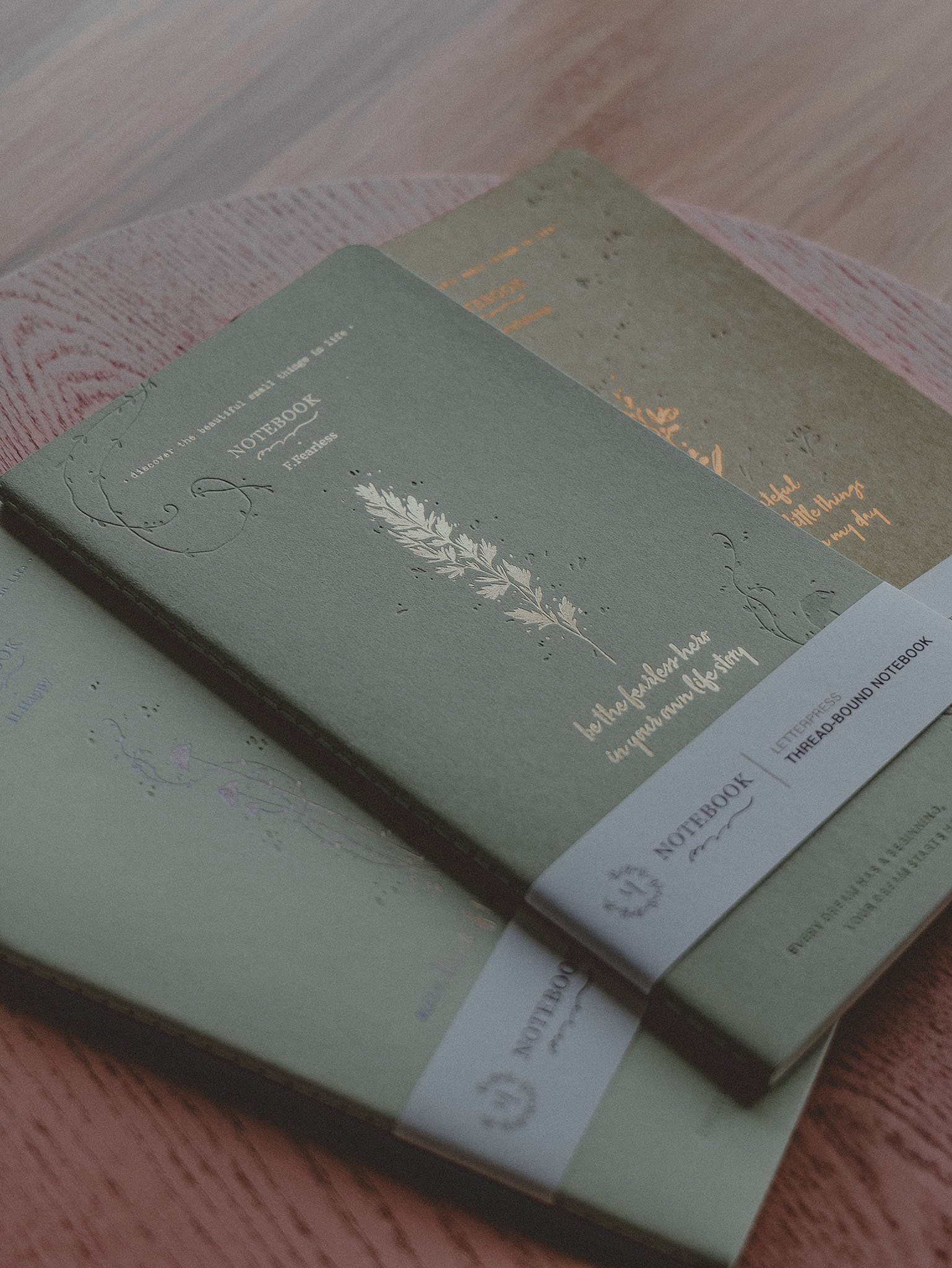 Meow Illustration．手工活版線裝長型筆記本(點陣內頁) 共五款