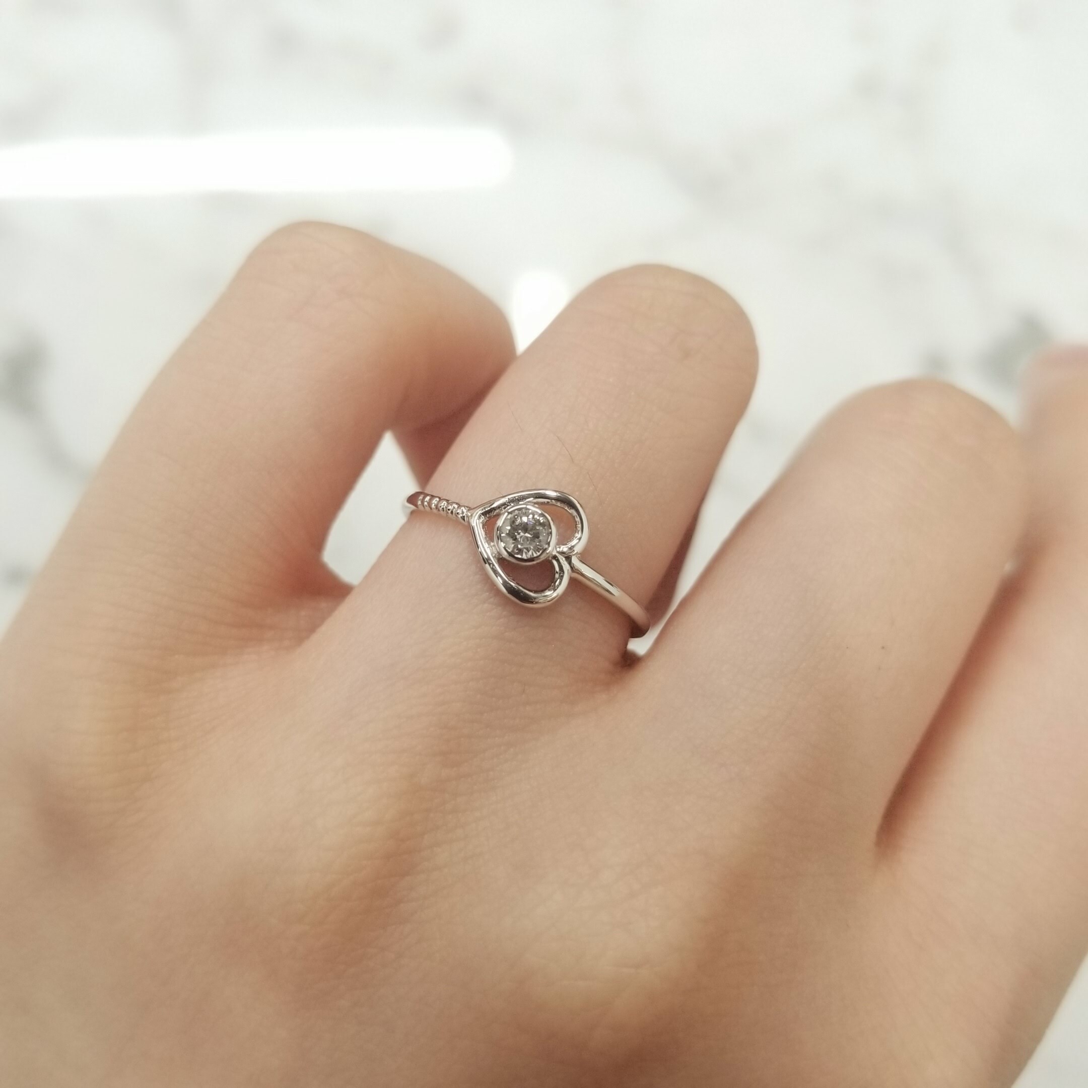 18K White Gold 0.10ct Diamond Ring