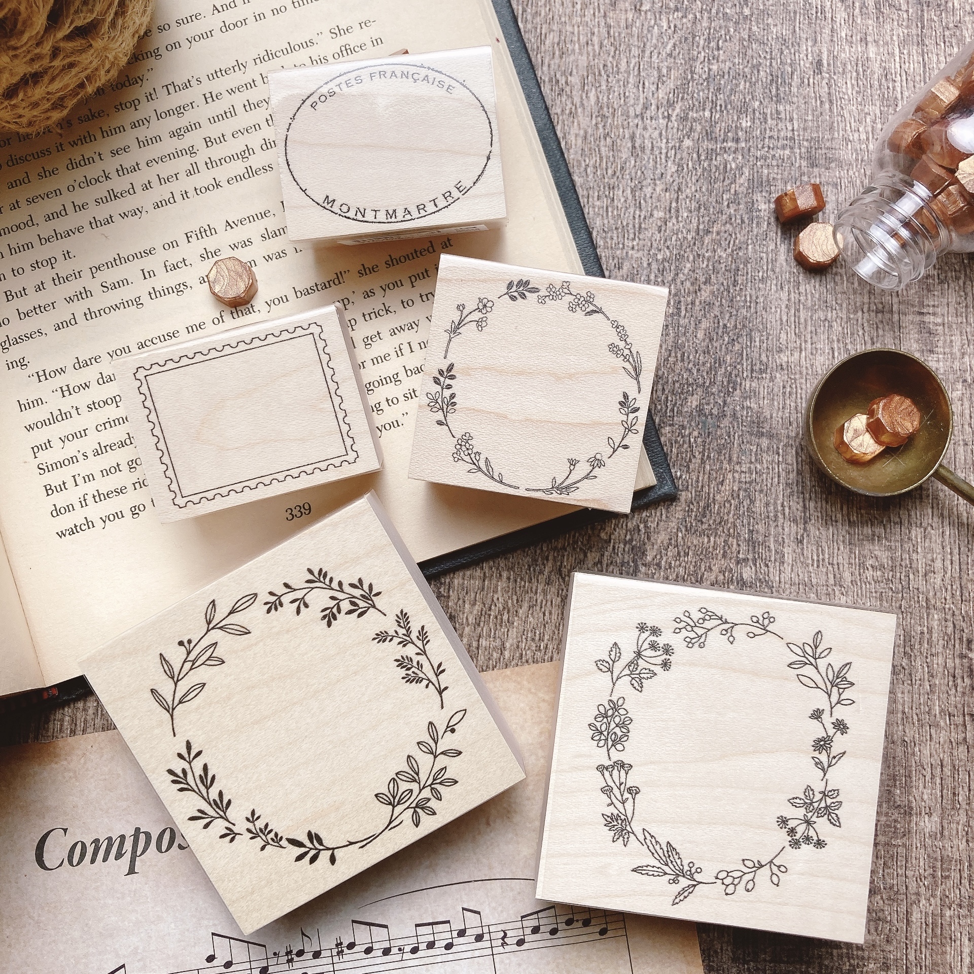 Hutte paperwork | 印章 - 花框 / 郵票框