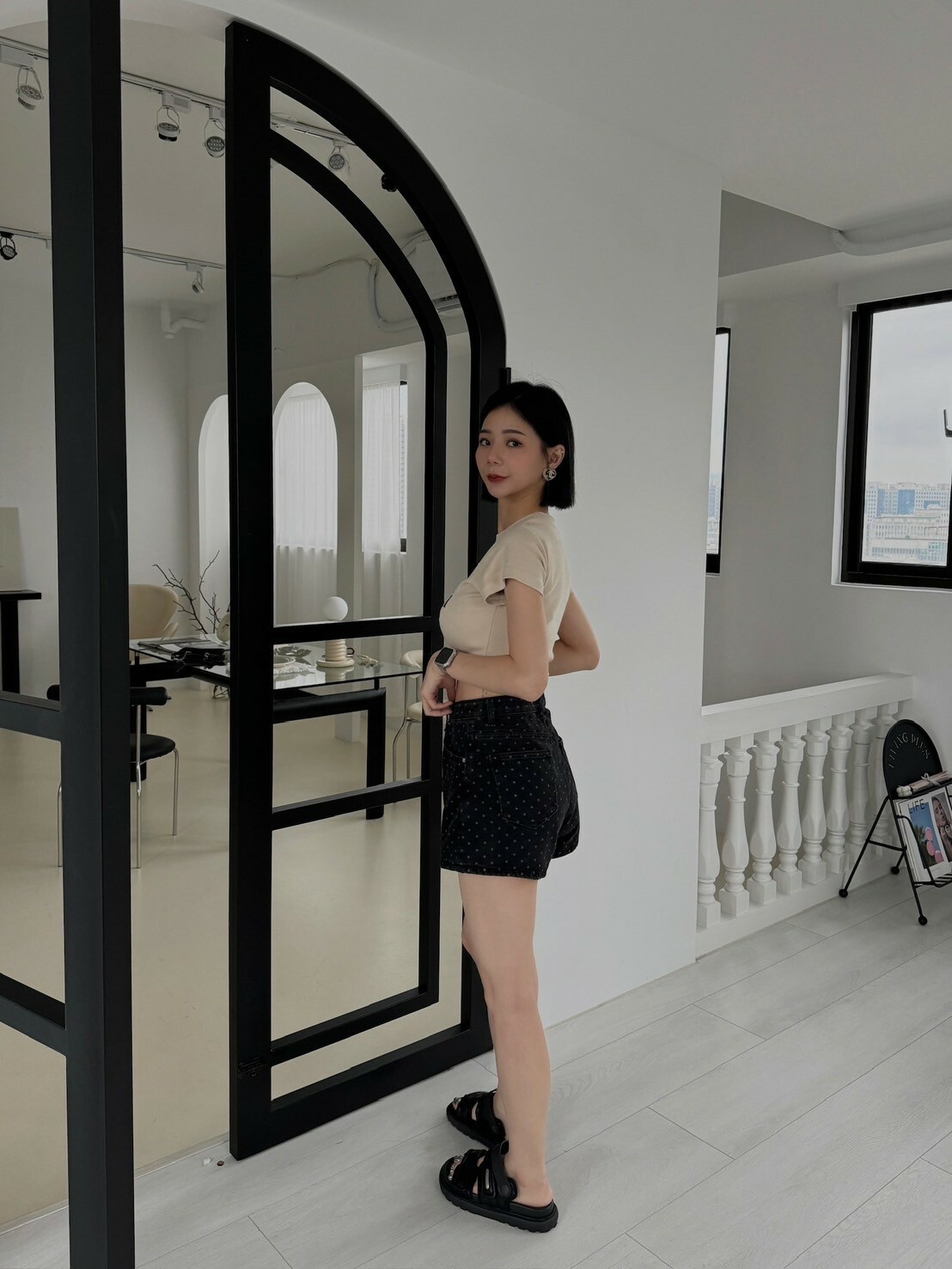 高腰A字點點短褲