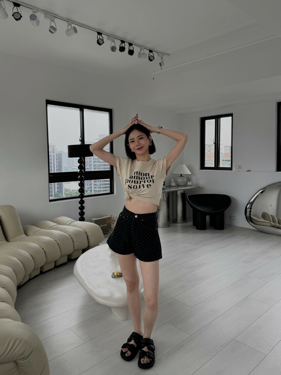 高腰A字點點短褲