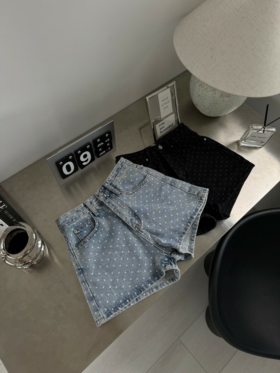 高腰A字點點短褲