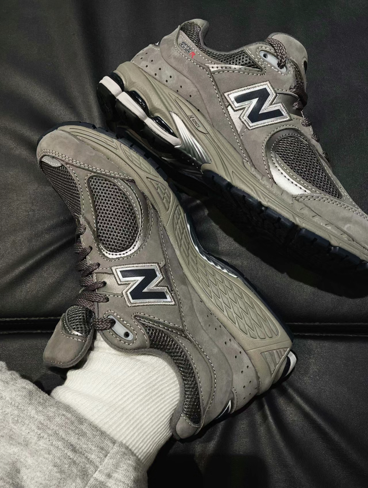 New Balance 2002R 銹鐵灰 ML2002RA