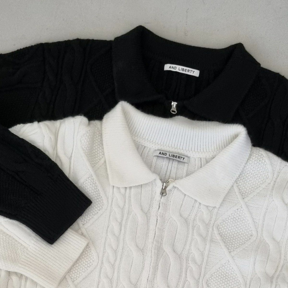 淨色反領暗紋拉鍊針織外套 And Liberty-011JK