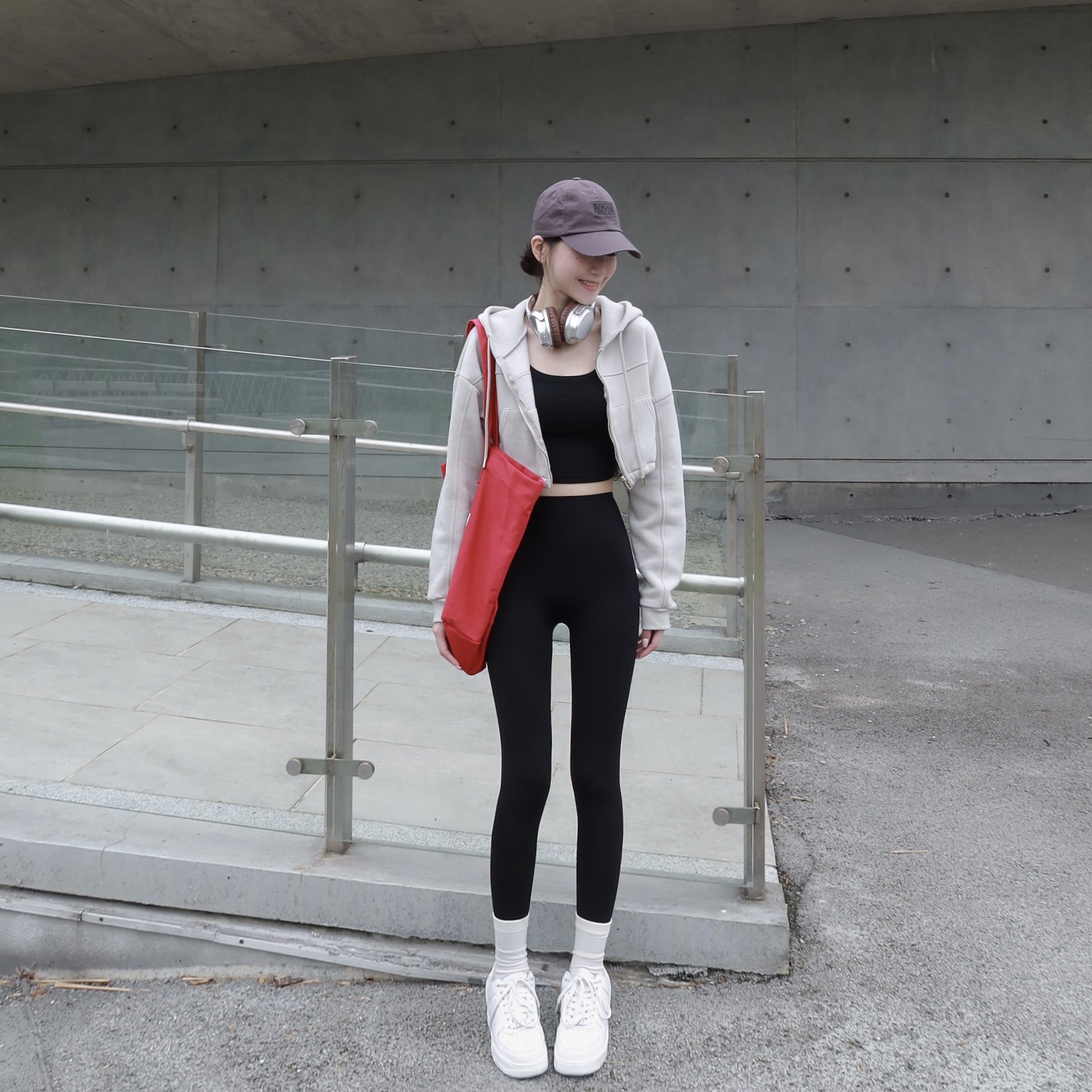 彈力提臀鯊魚褲/黑色