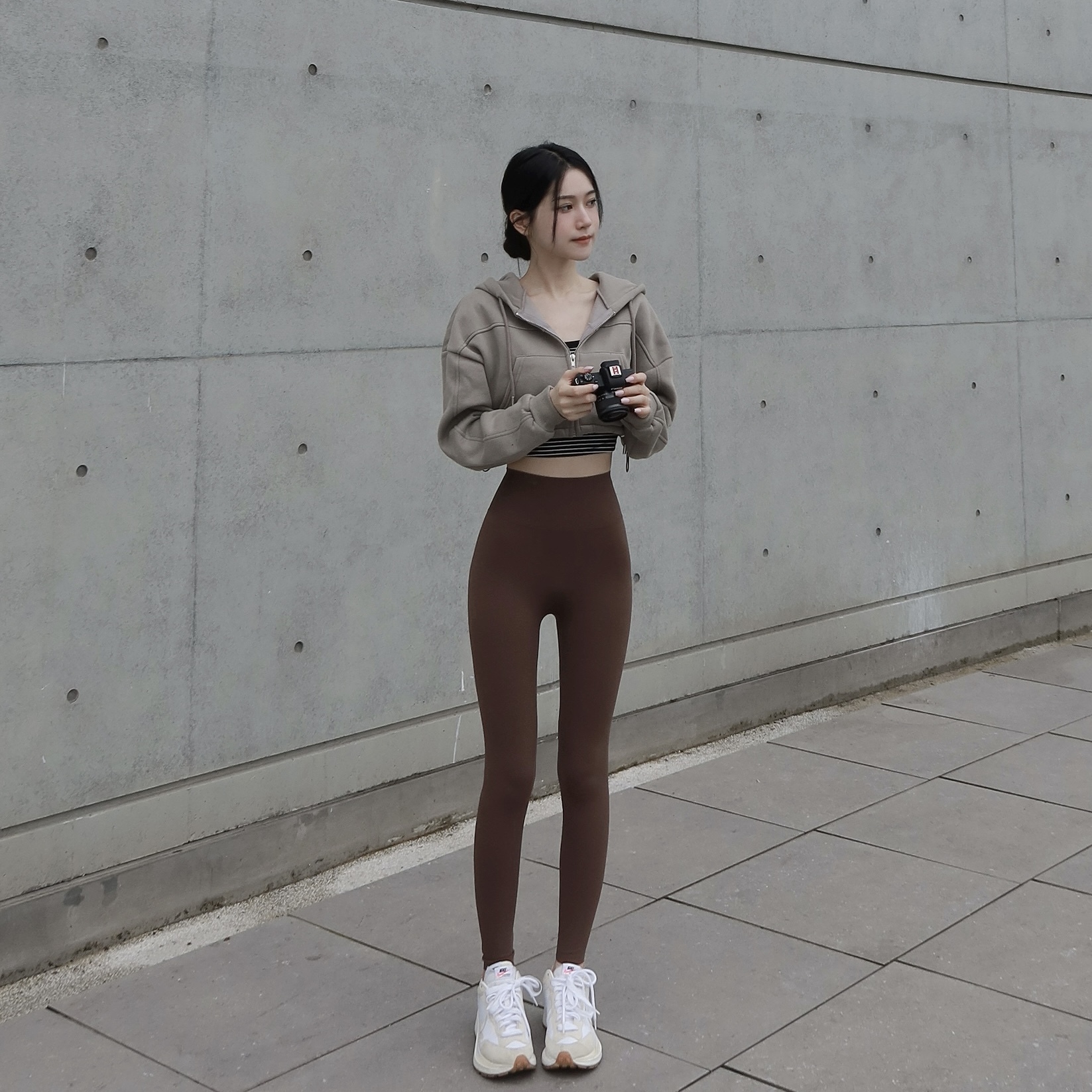 彈力提臀鯊魚褲/咖色