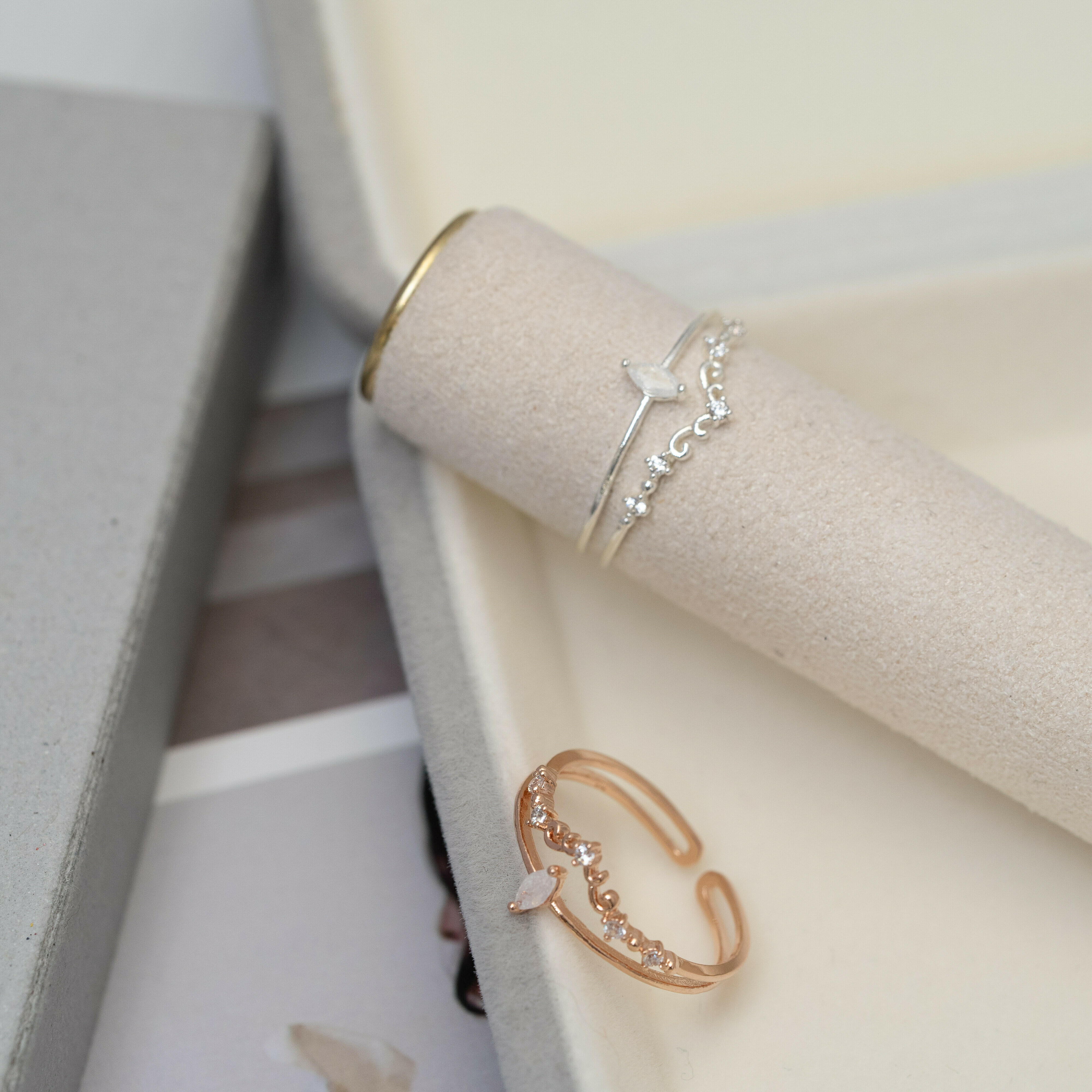 復古雙行欖型水晶戒指 svr19