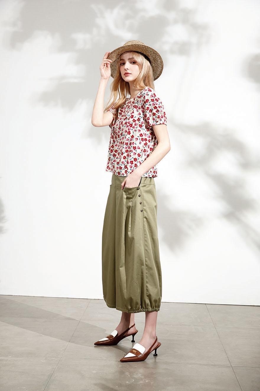 時尚口袋打摺釦子造型燈籠褲口設計休閒褲裙U6131