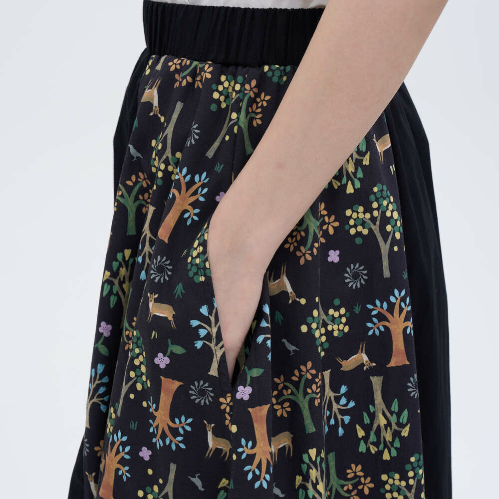 Patchwork Skirt S-M/Formosan Muntjac in Mountains/Night