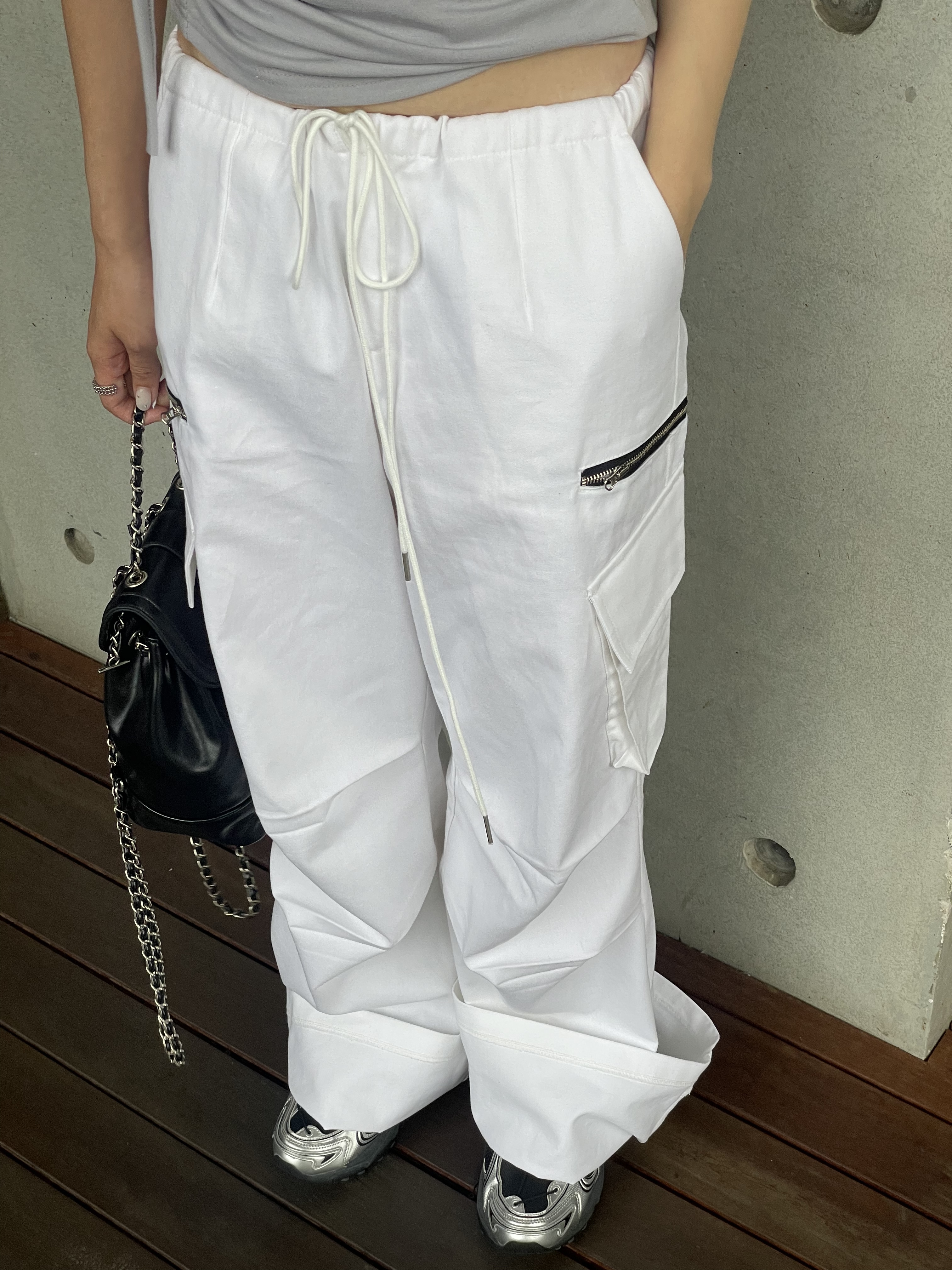 (訂購) 橡筋腰拉鍊挺身垂感工裝褲 P4201 (黑/白/灰)