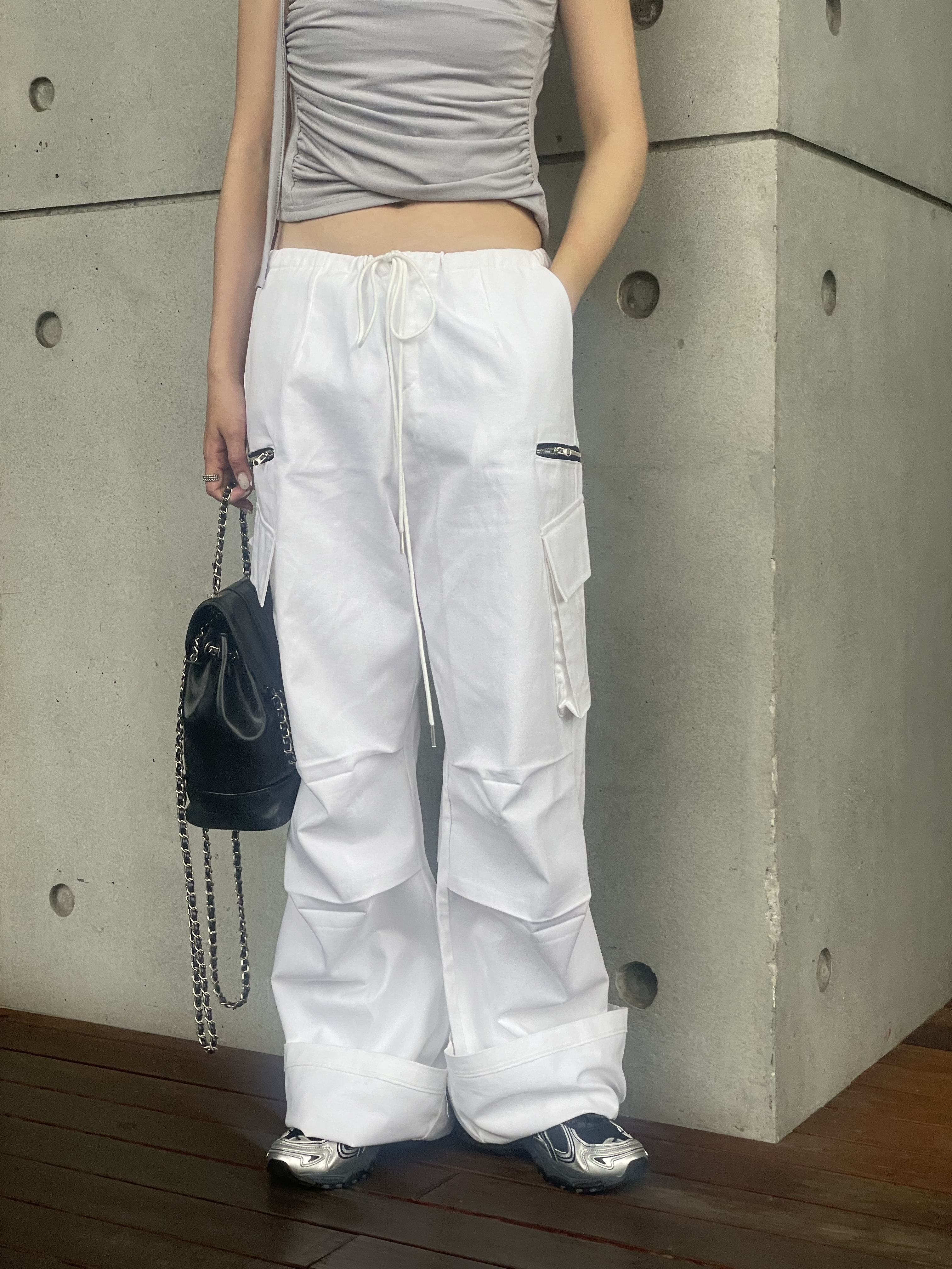 (訂購) 橡筋腰拉鍊挺身垂感工裝褲 P4201 (黑/白/灰)