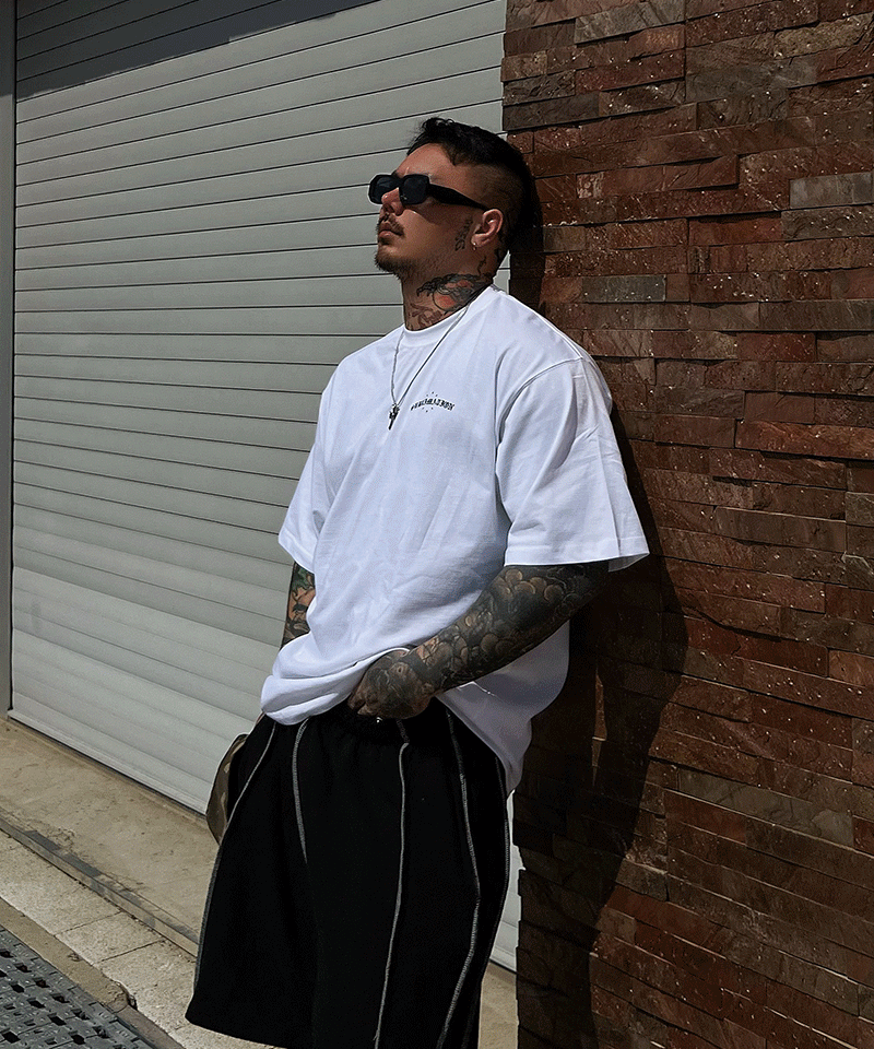 三條骨帶寬鬆短袖T恤