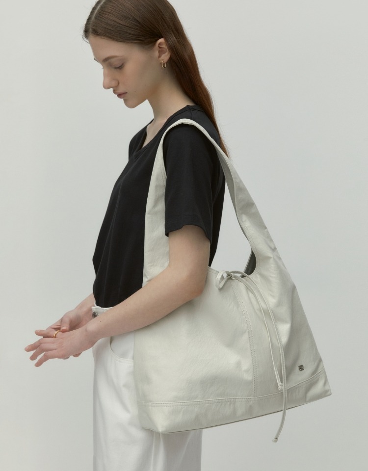 DEPOUND Pino Bag (Hobo) (L)