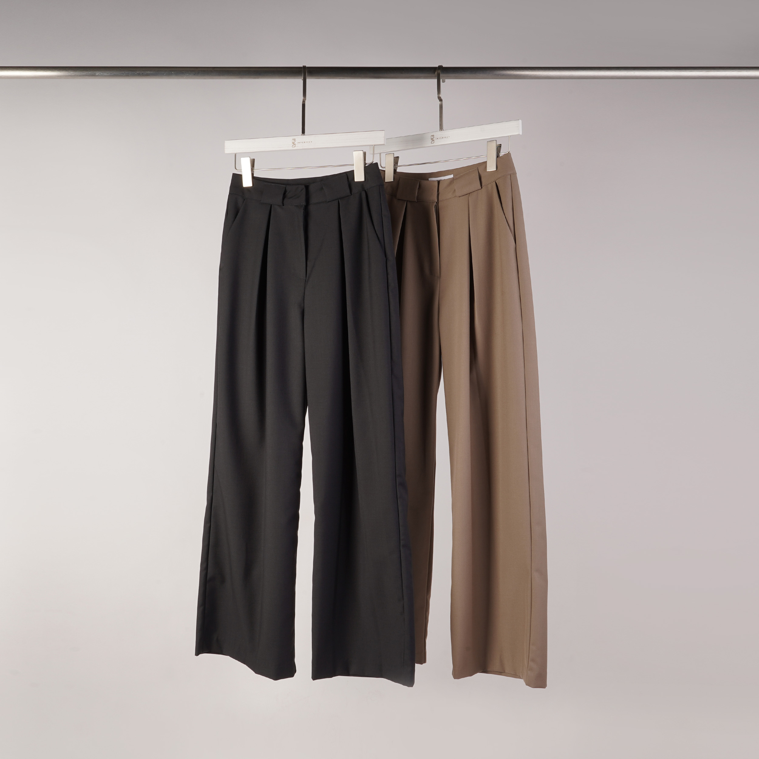 寬耳壓摺西裝寬褲 | S - M | 2色