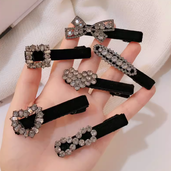 [4 FOR RM10] Full Rhinestone Hollow Heart Black Velvet Hair Clip