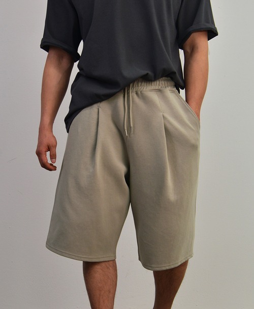 深單摺寬大短褲