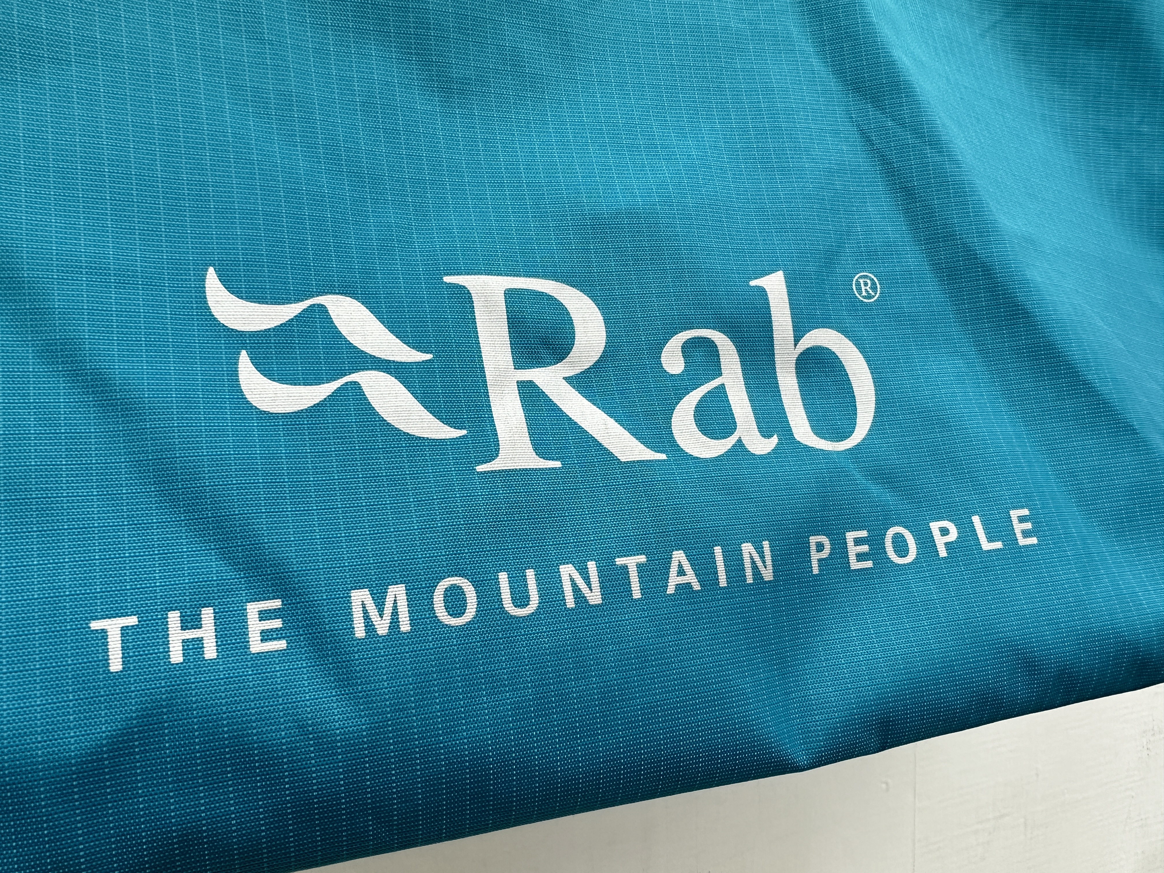 BAG FOR LIFE #R19 亮面 / 格仔布 湖水藍 撞 燙銀白 logo ( Rab Logo )