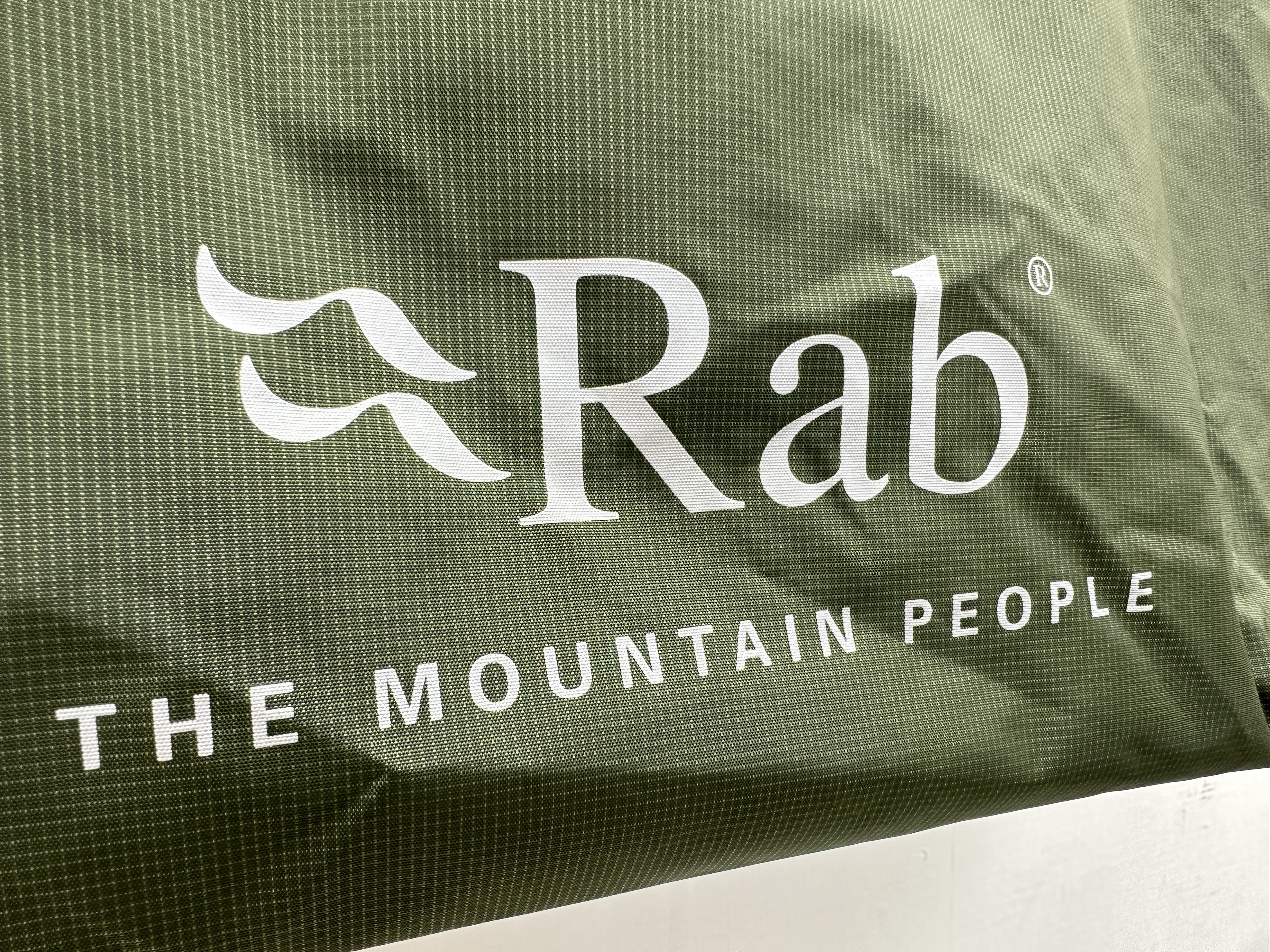 BAG FOR LIFE #R18 亮面 / 格仔布 綠色 撞 燙銀白 logo ( Rab Logo )