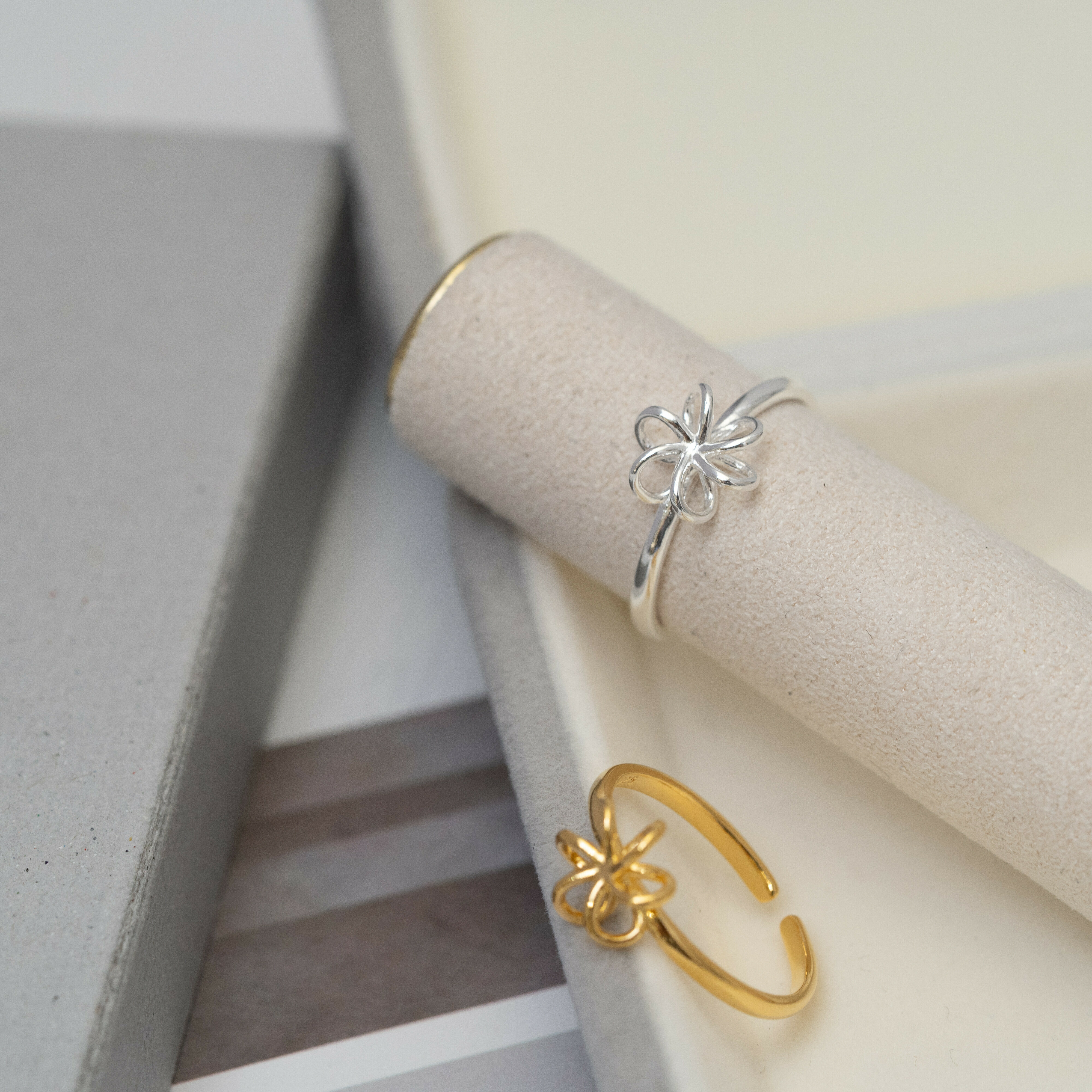 立體繡花球戒指 svr19