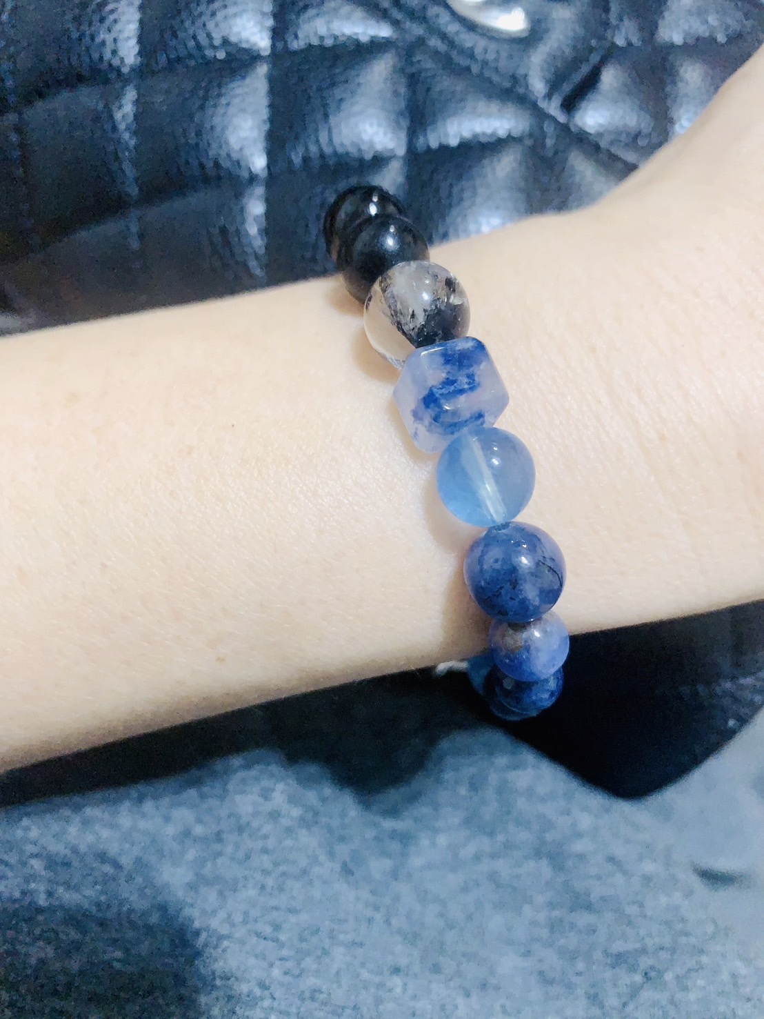 安穩平衡與招財丨藍黑魅力