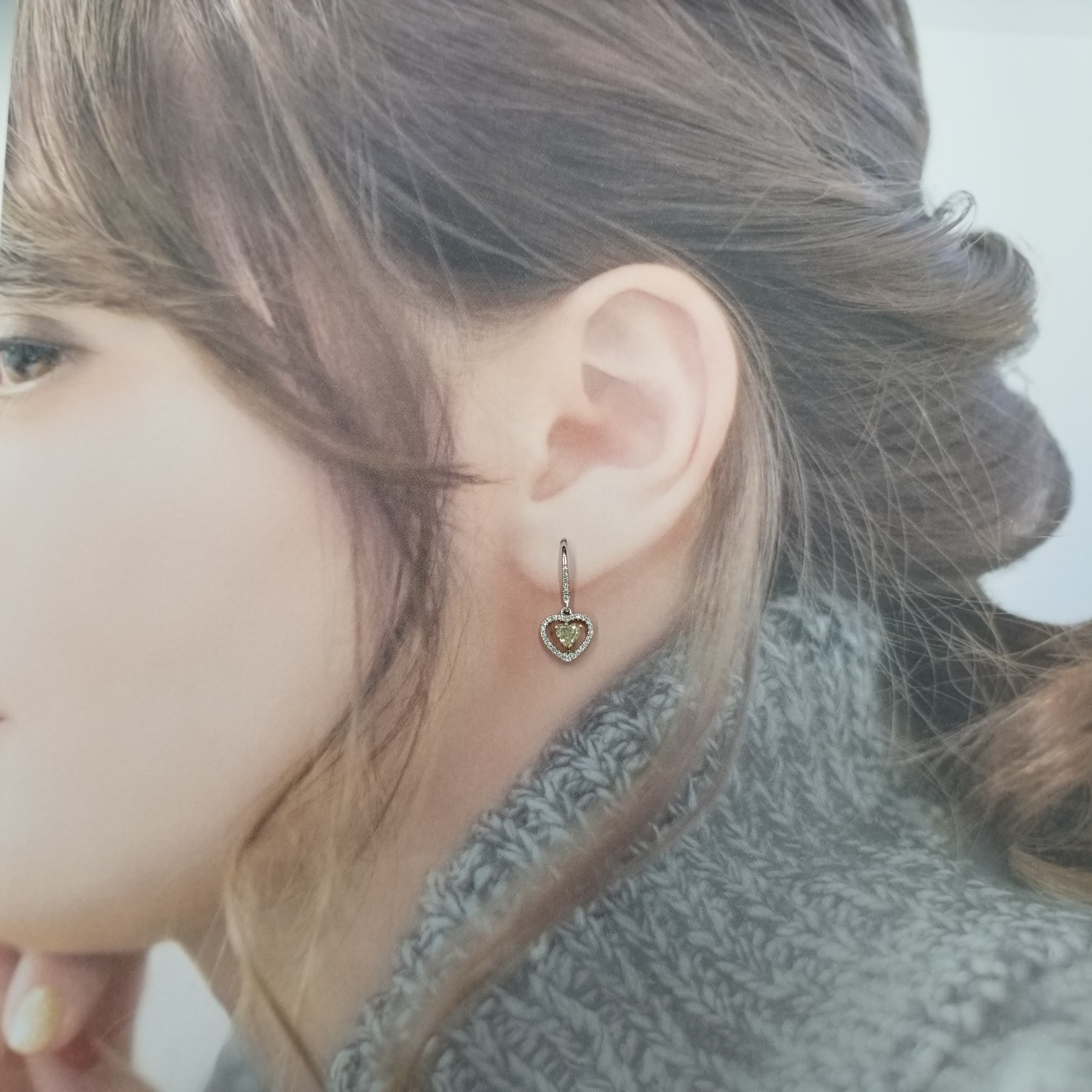 全新18K金【主石52份彩黃心形鑽石】配小鑽共67份鑽石吊耳環