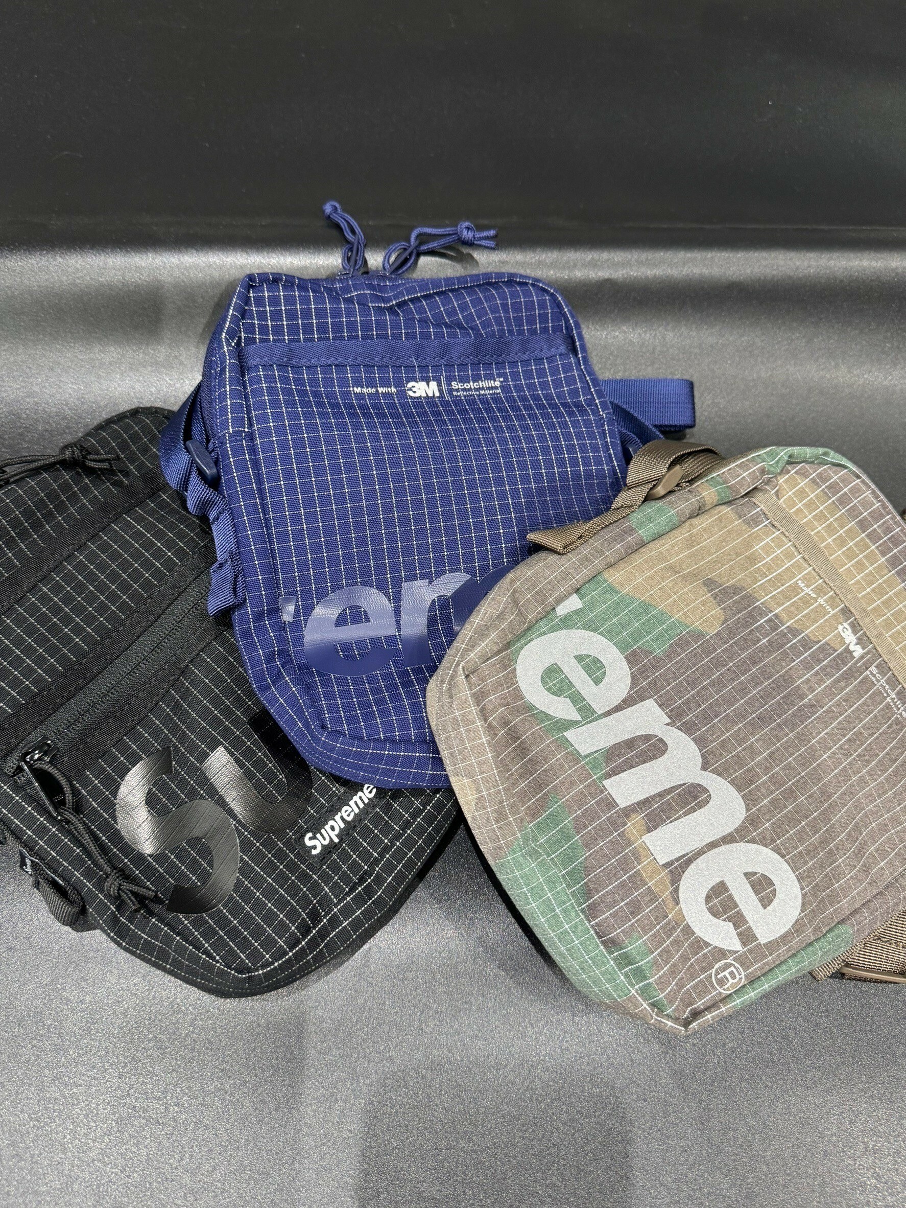 Supreme 24ss 長型肩背包 反光 格紋側背包