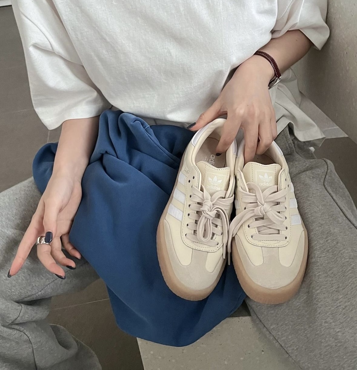 【現貨】Adidas Sambae 低筒 焦糖底 厚底 復古 經典 板鞋 米白