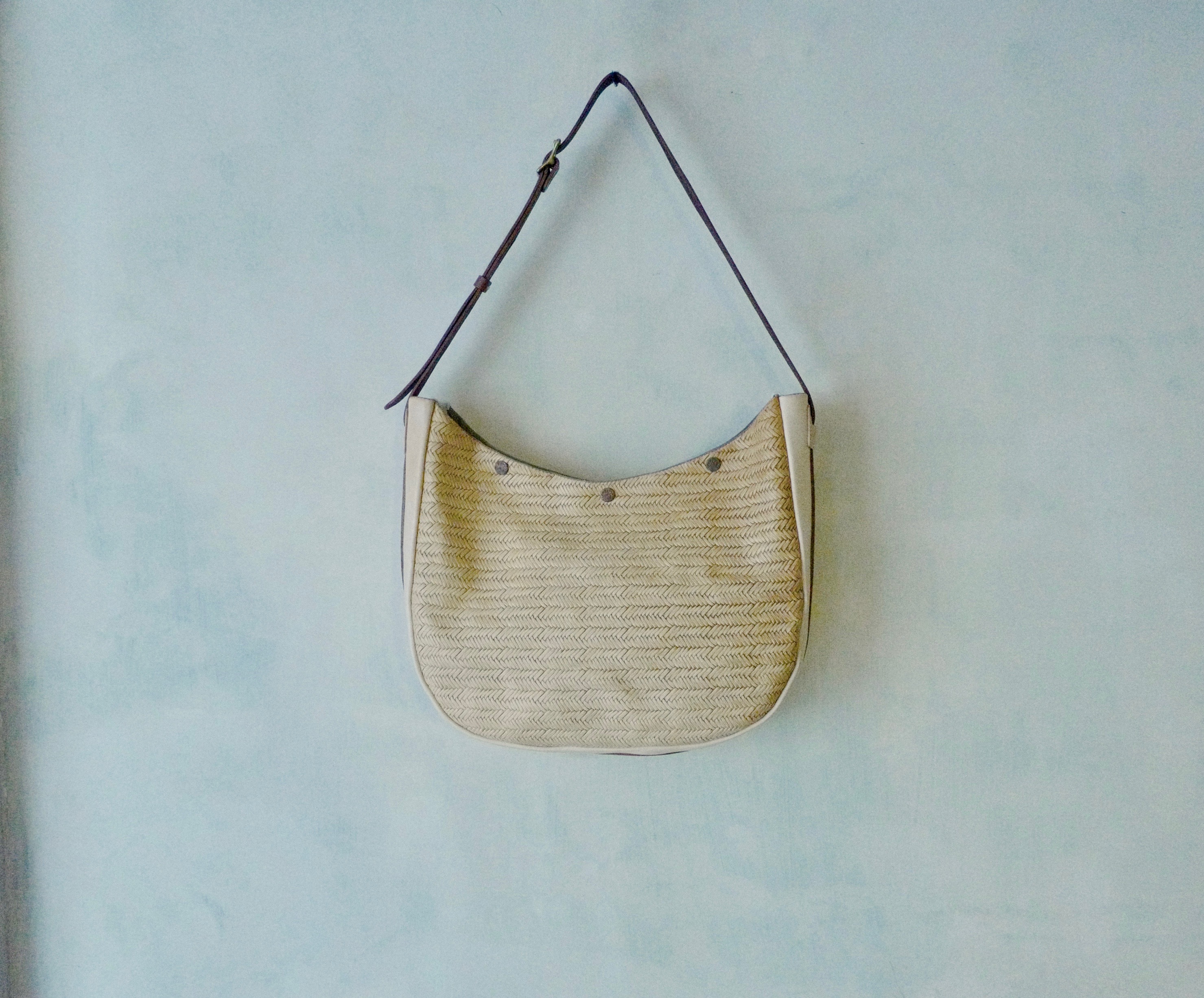 S.F.K 半月型包 ／立體草編紋皮革（Natural tan） 須事先詢問現貨數量或預定後製作 pre-order