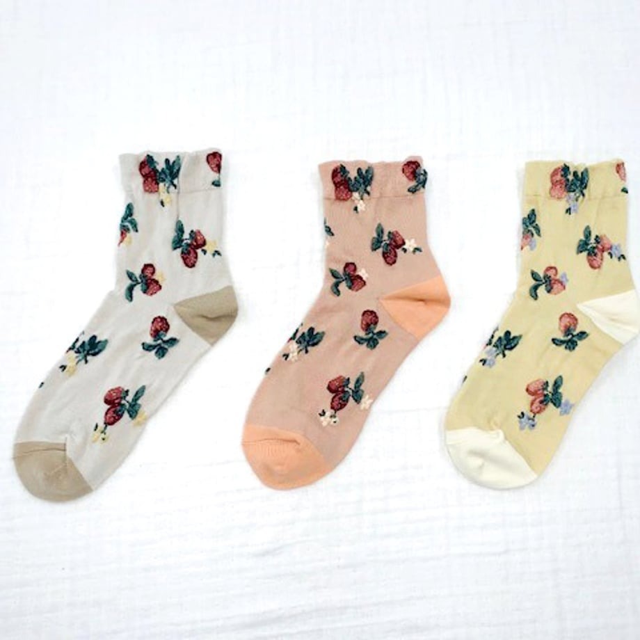 草莓圖案短襪