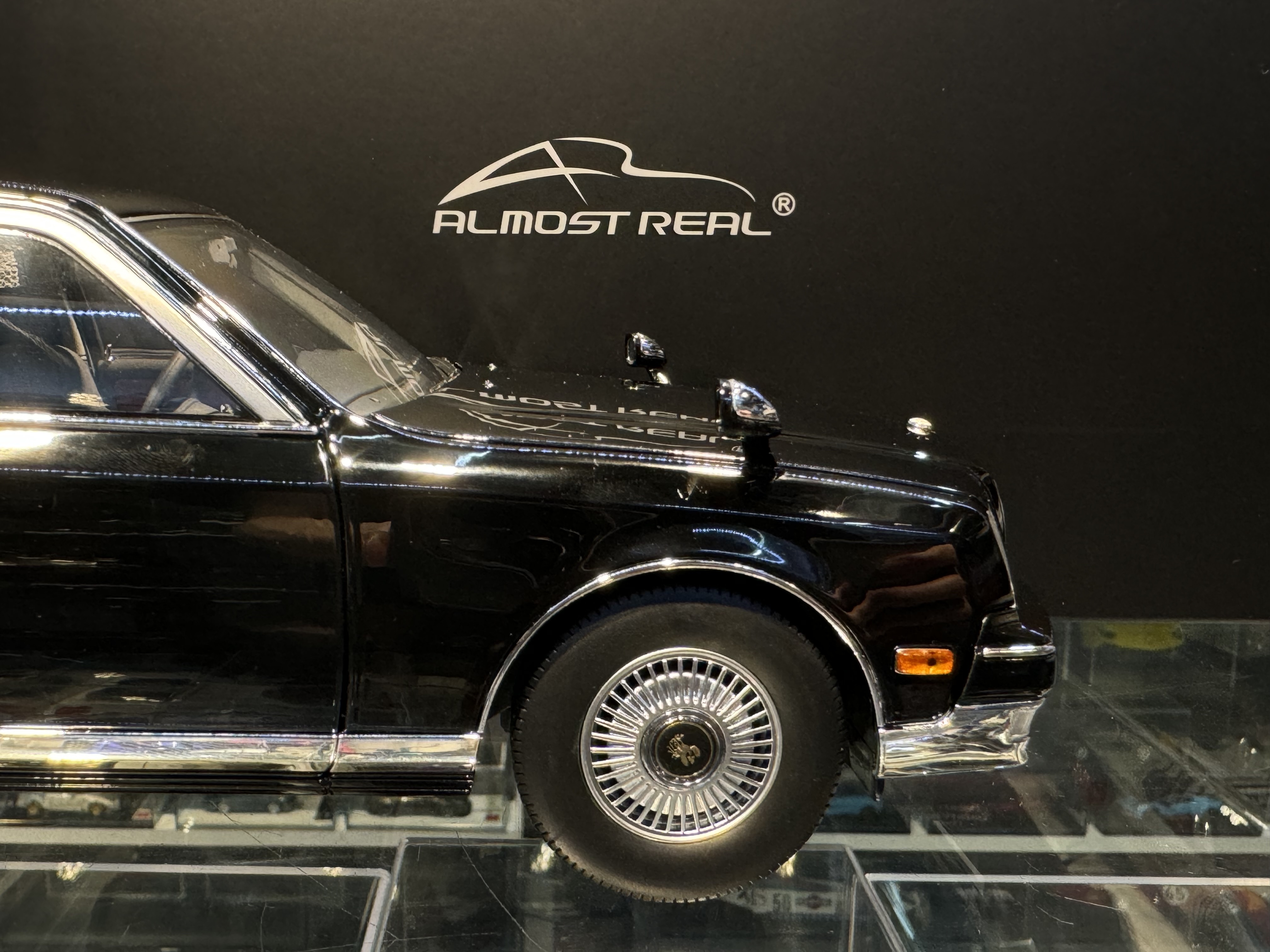Almost Real ALM870200 Toyota Century 1997 Noir – Miniature 1/18 Voiture Collection
