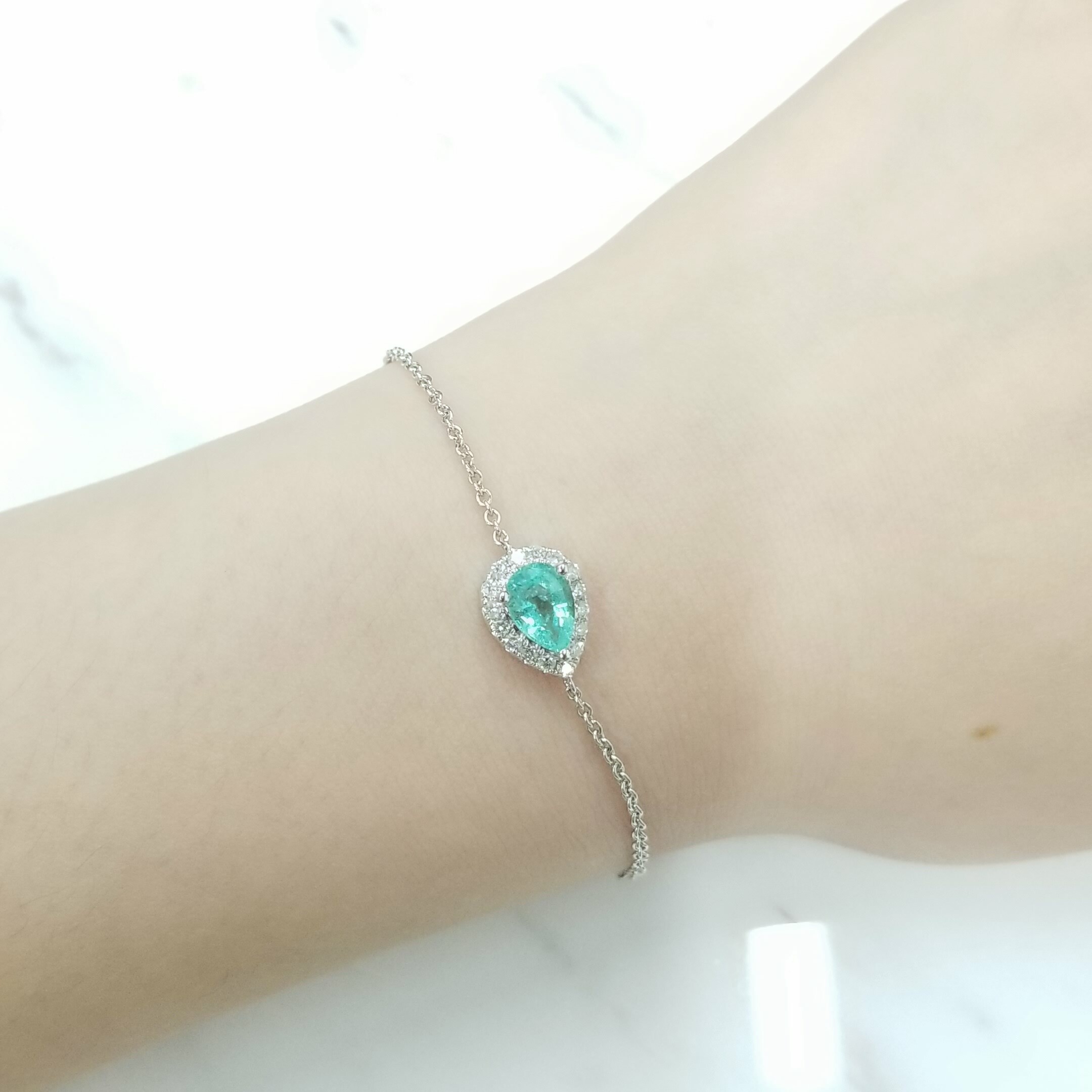 18K White Gold 0.90ct Paraiba and Diamond Bracelet