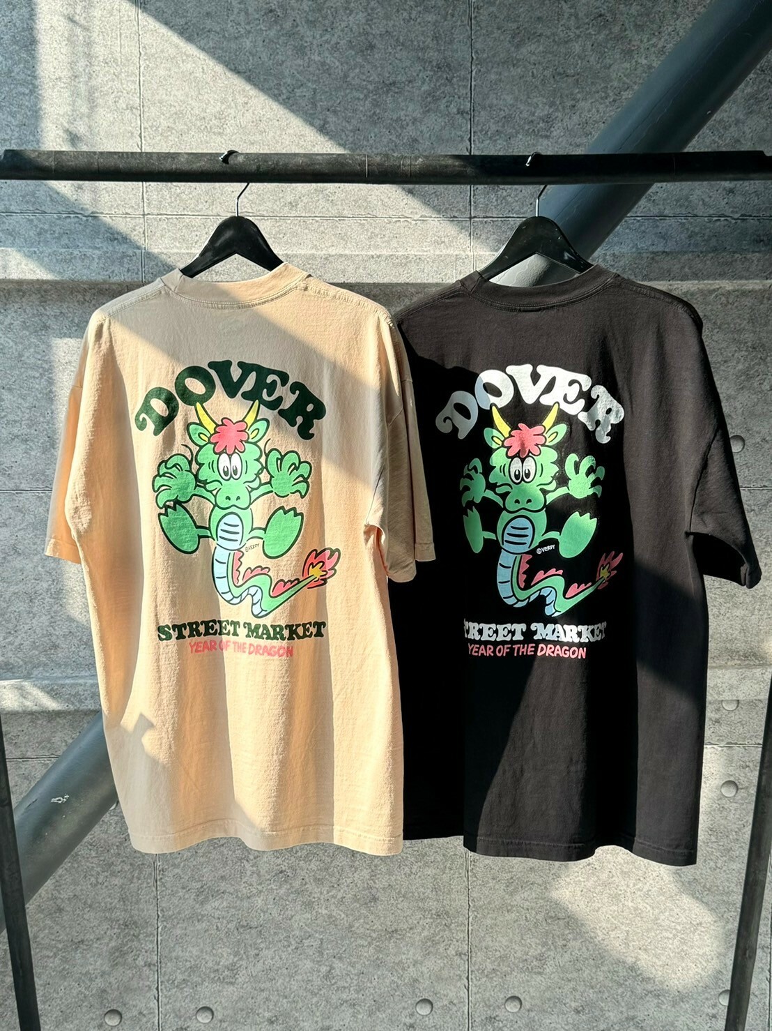 VERDY x DSM Dover Street Market 聯名限定 龍年字體短袖 T