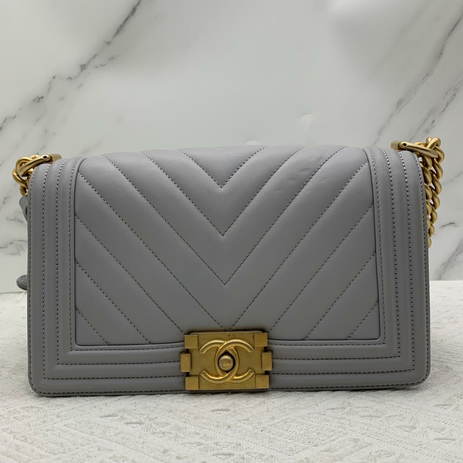 Chanel Boy 25 （灰色x金扣）