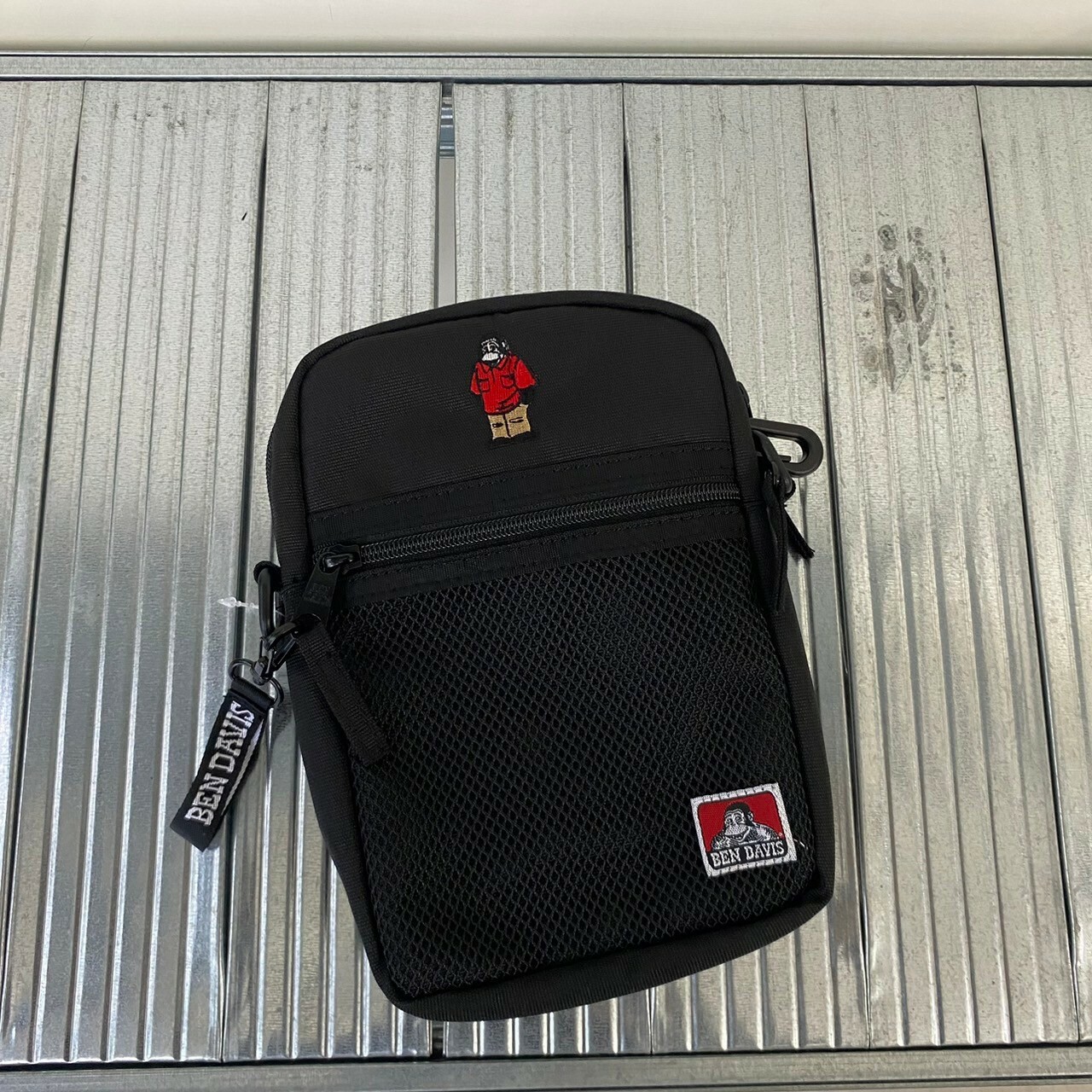 Ben Davis 刺繡單肩包 BDW-8334