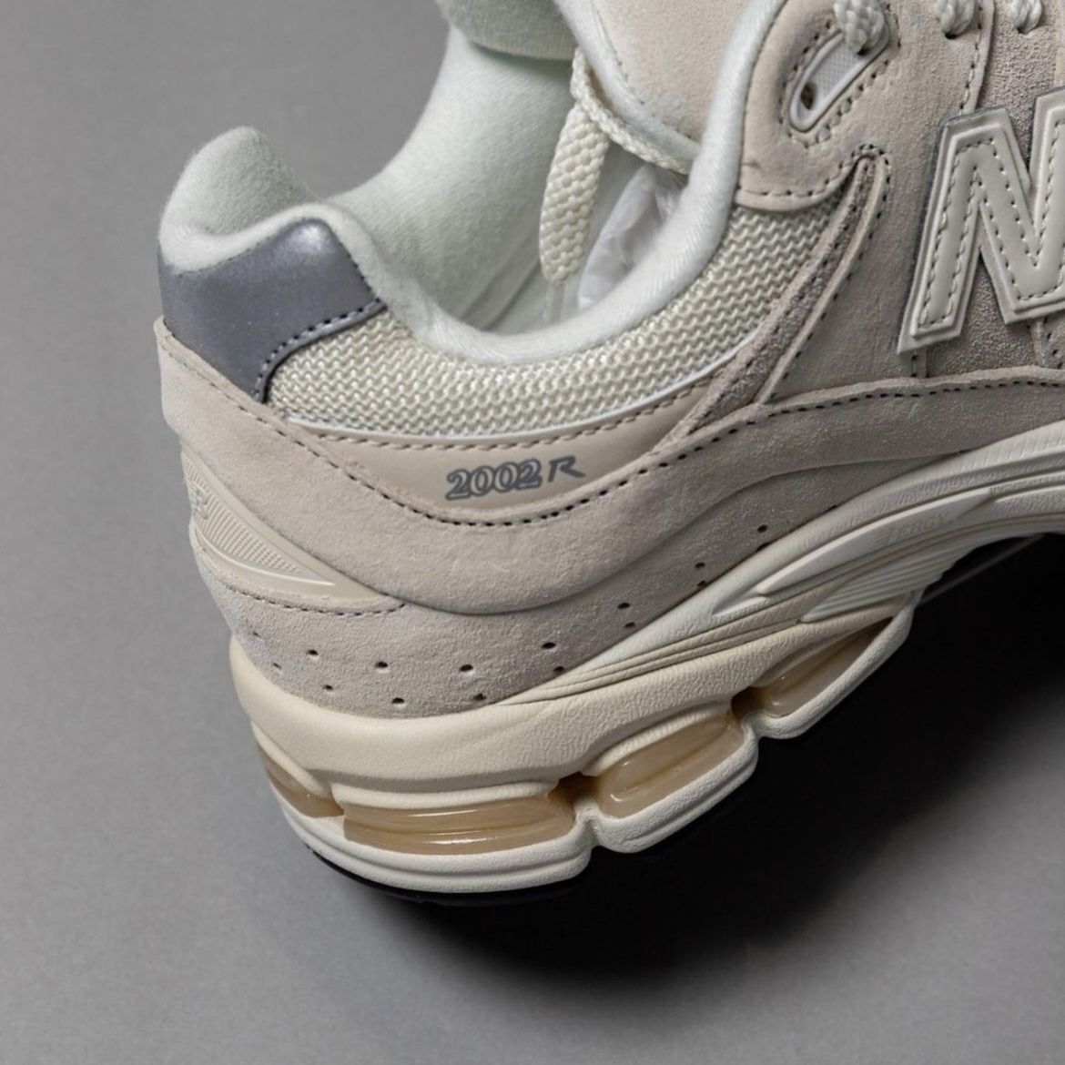 New Balance 2002R 杏仁奶茶 米白 奶油白 燕麥 氣墊 復古運動鞋