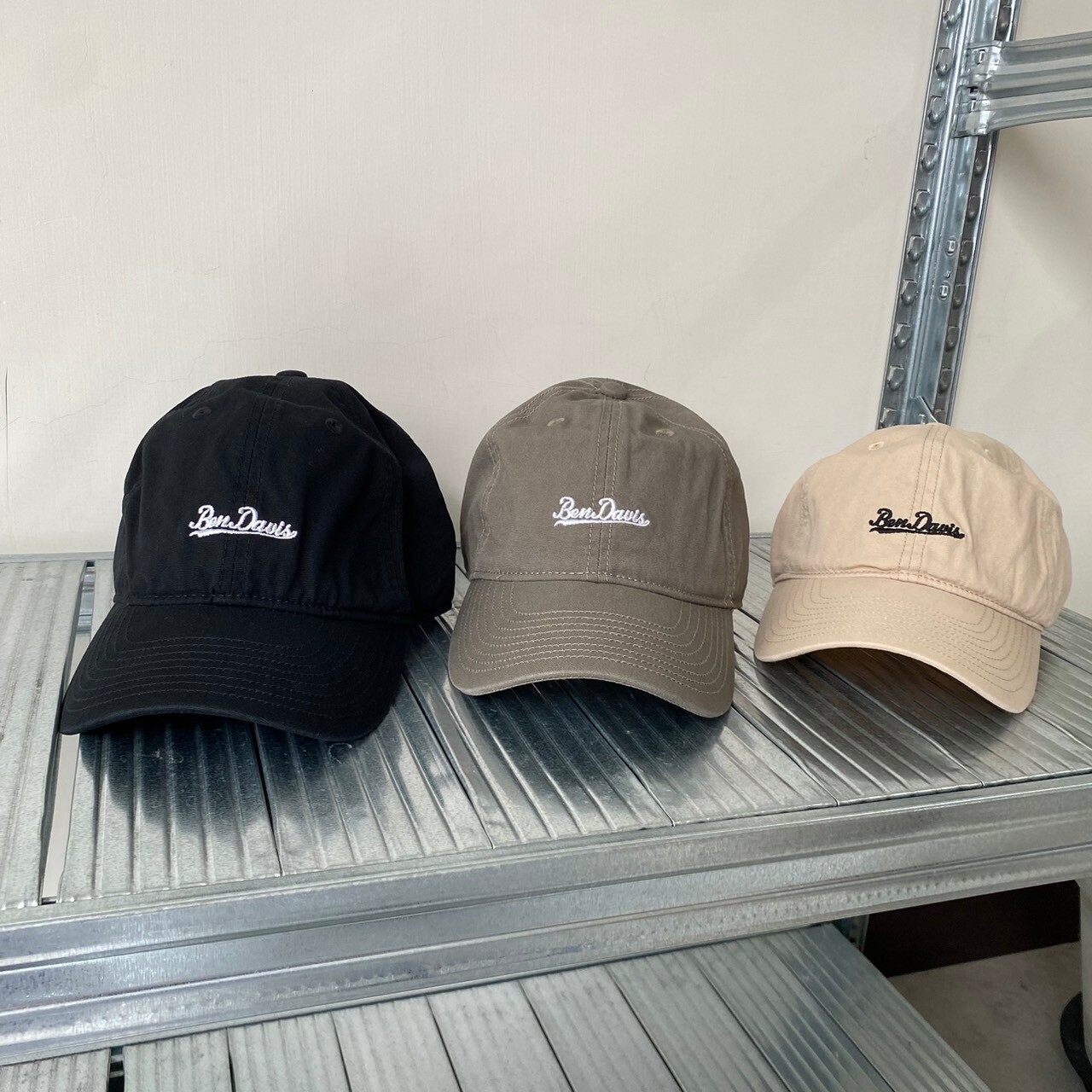 Ben Davis 草寫字體刺繡老帽 BDW-8669