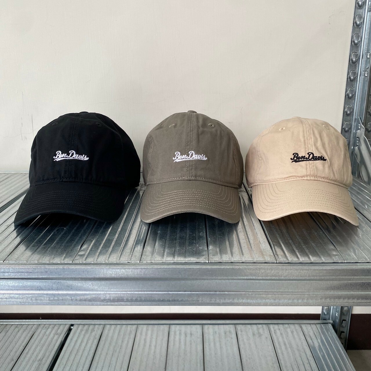 Ben Davis 草寫字體刺繡老帽 BDW-8669