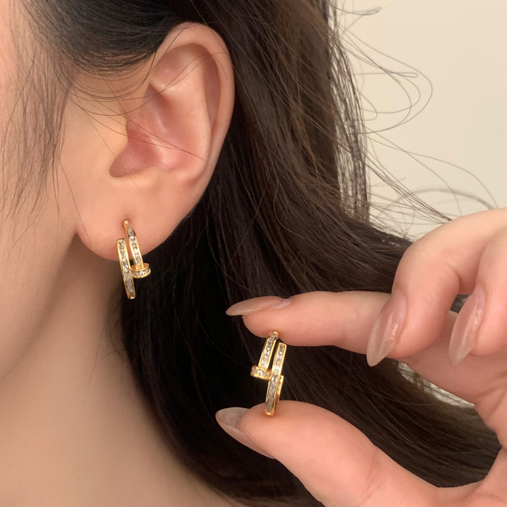 ct經典釘子內嵌鑽 翻玩c圈耳釘