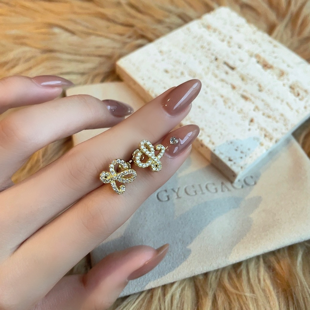 經典花紋金鑽 立體重磅小耳釘