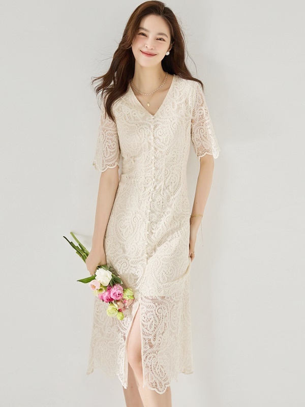 珠釦鏤空蕾絲洋裝 米白