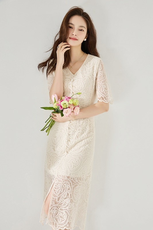 珠釦鏤空蕾絲洋裝 米白