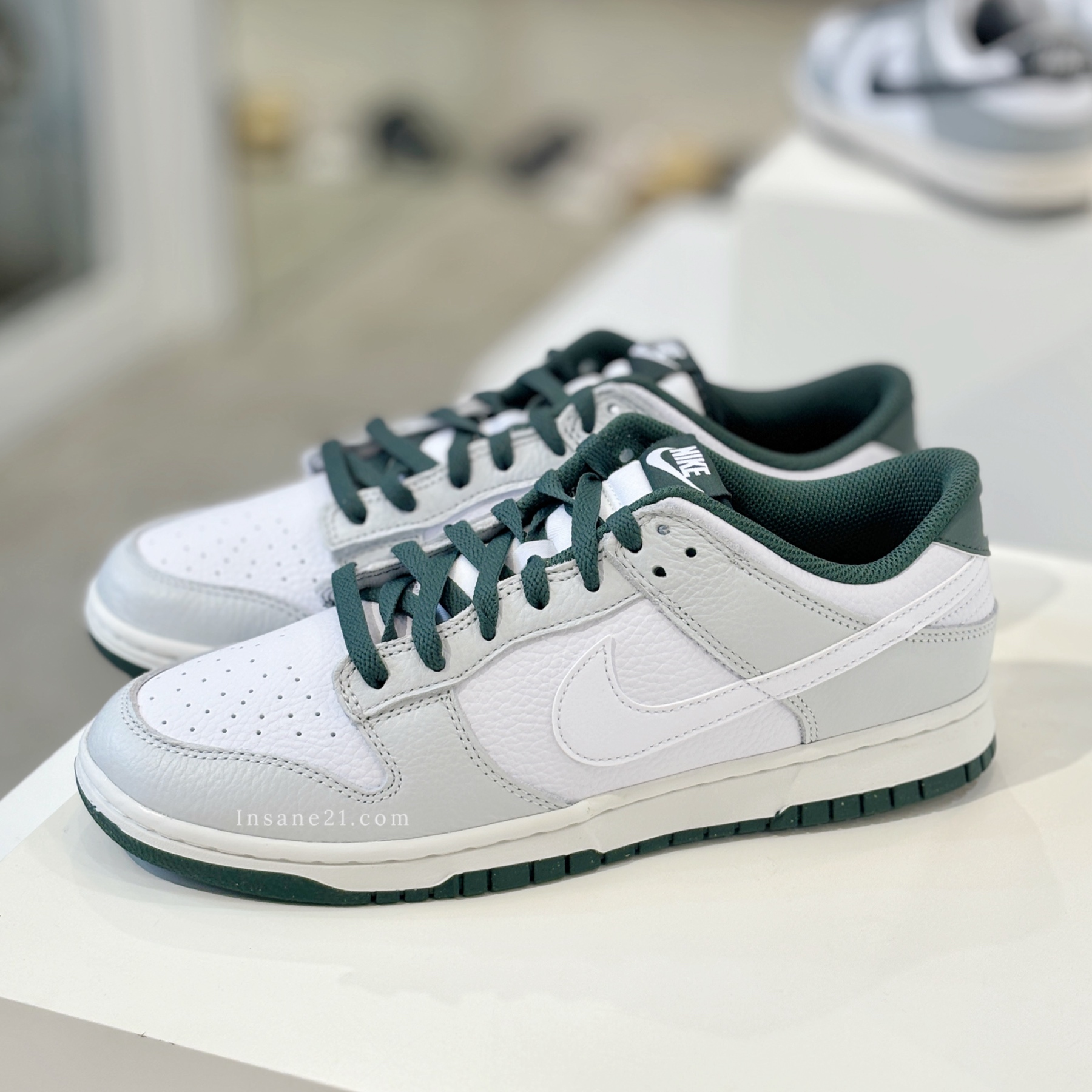 NIKE DUNK LOW "VINTAGE GREEN" 抹茶白綠 HF2874-001