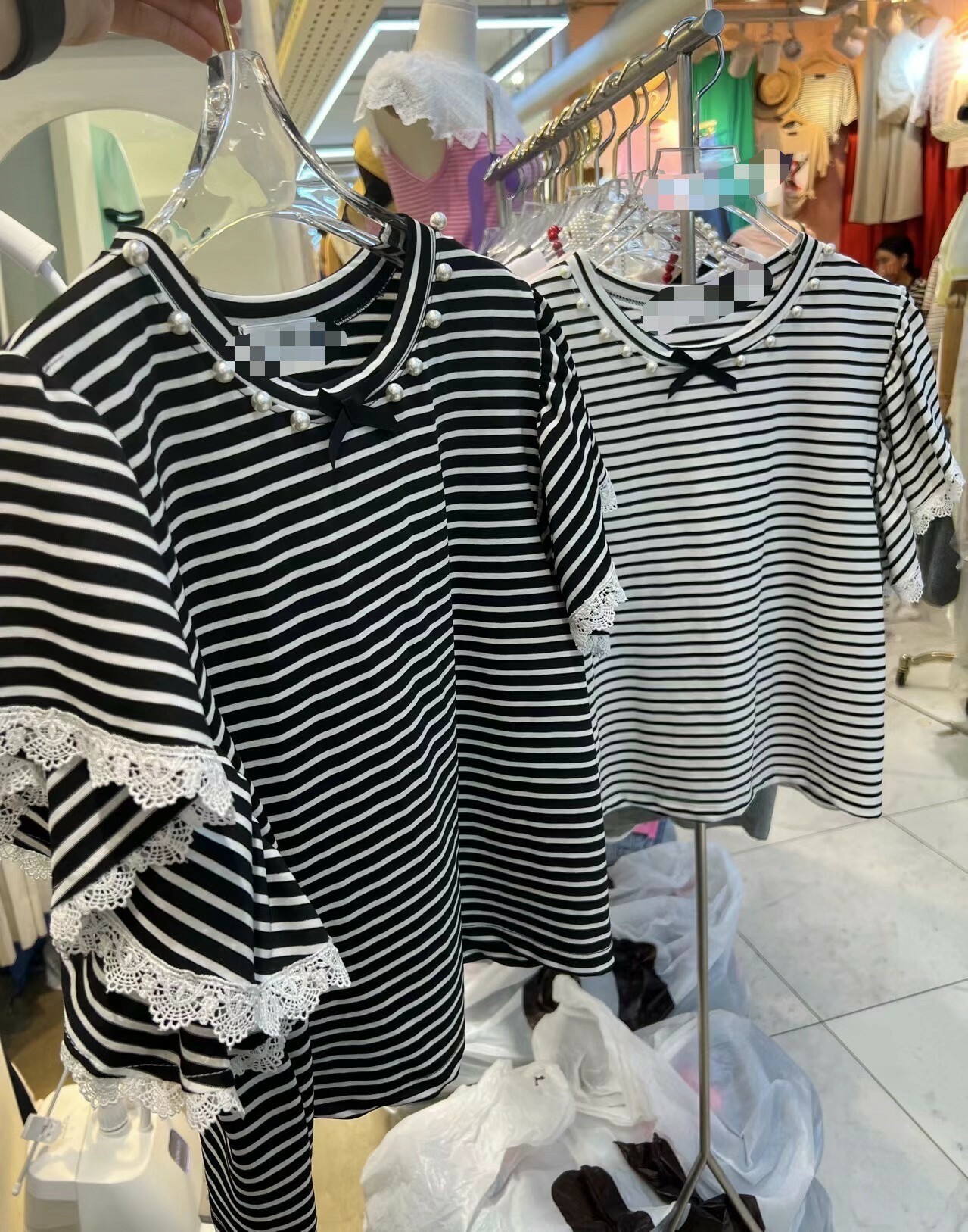 條紋荷葉袖珍珠領T