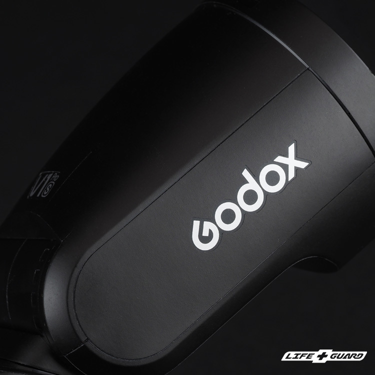 LIFE+GUARD 鏡頭貼膜安裝示意，適用 Godox V1 PRO