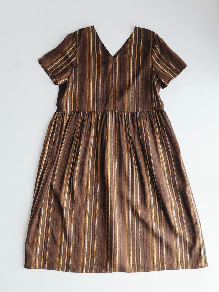 仙楂烏梅V領條紋洋裝-煙燻