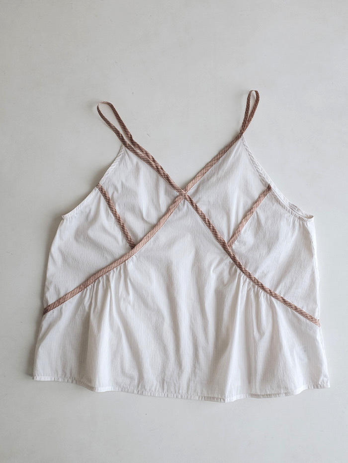 一口甜拼接繫帶背心-小麥