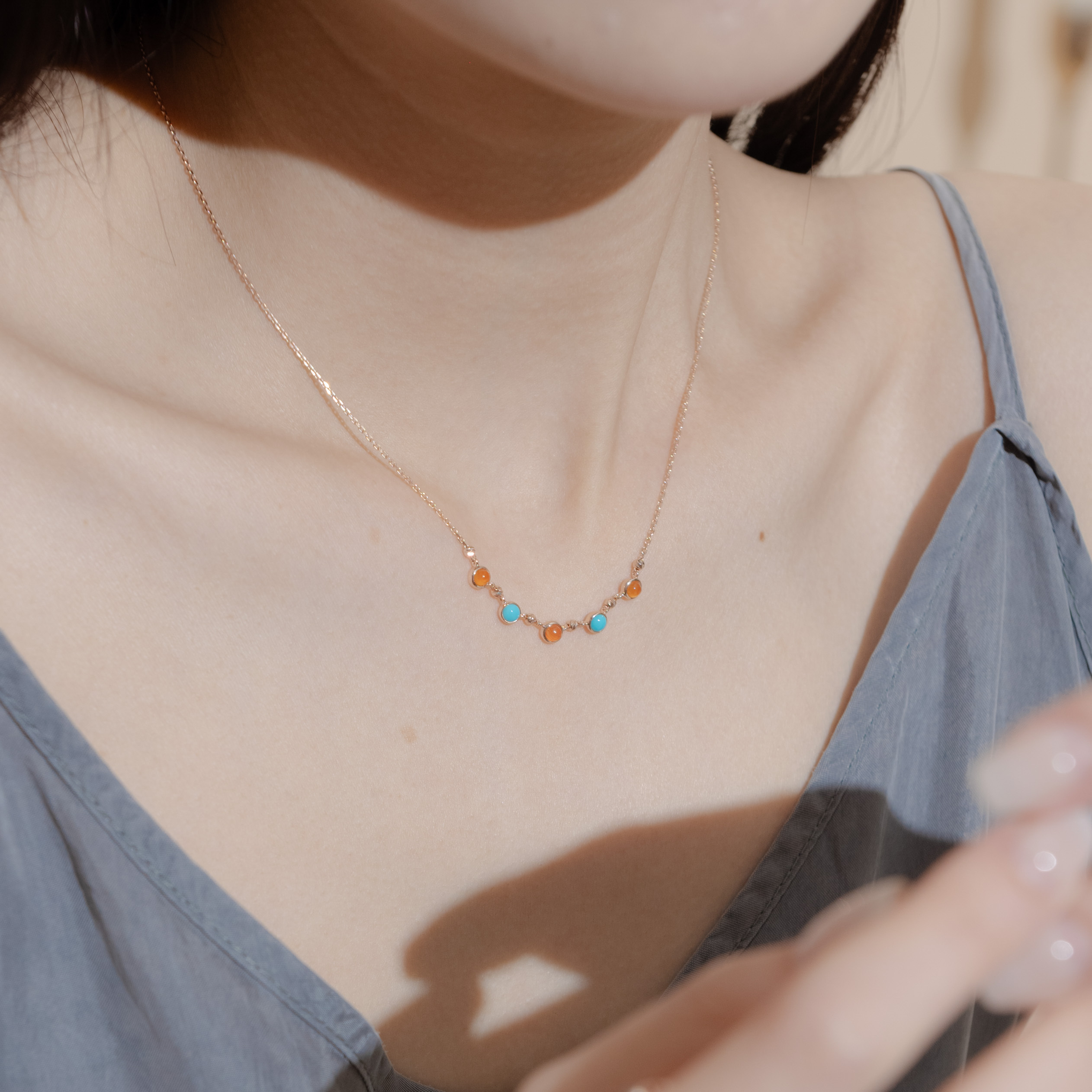 五顆小圓橘瑪瑙土耳其石cutting ball項鍊