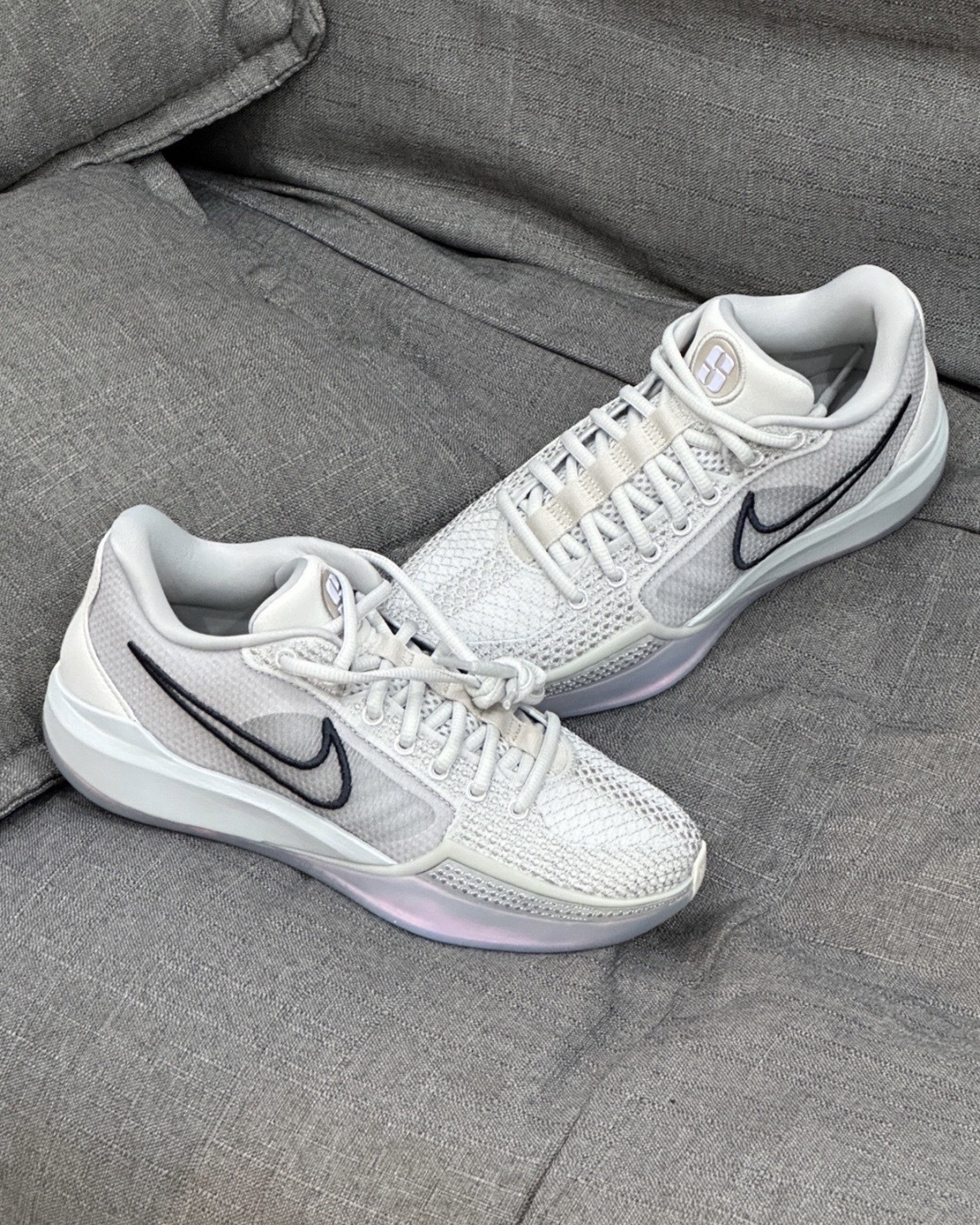 <連線代購商品>男女鞋 WMNS NIKE SABRINA 1 EP  "Ionic" 全白 白灰 紫灰 莎賓娜 籃球鞋【FQ3389-010】WNBA
