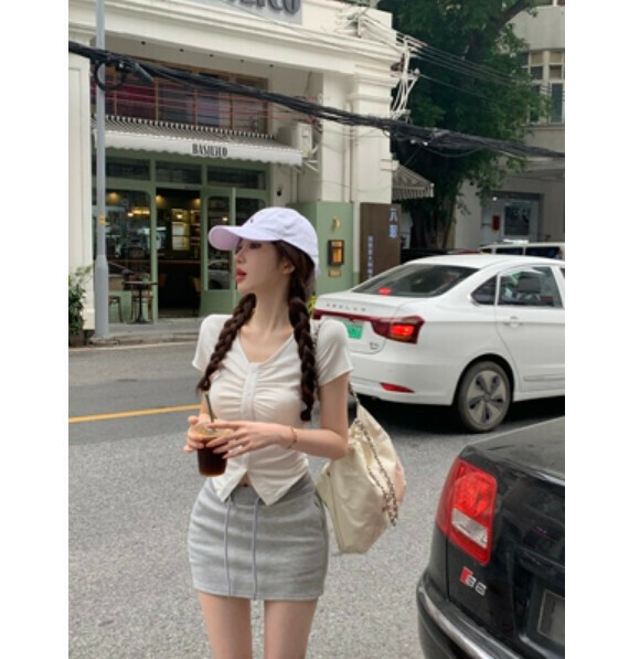 Summer V-neck pleated short sleeve T-卹 (white) [Size: S-L] [Contact customer service to confirm the shipping size after placing an order]